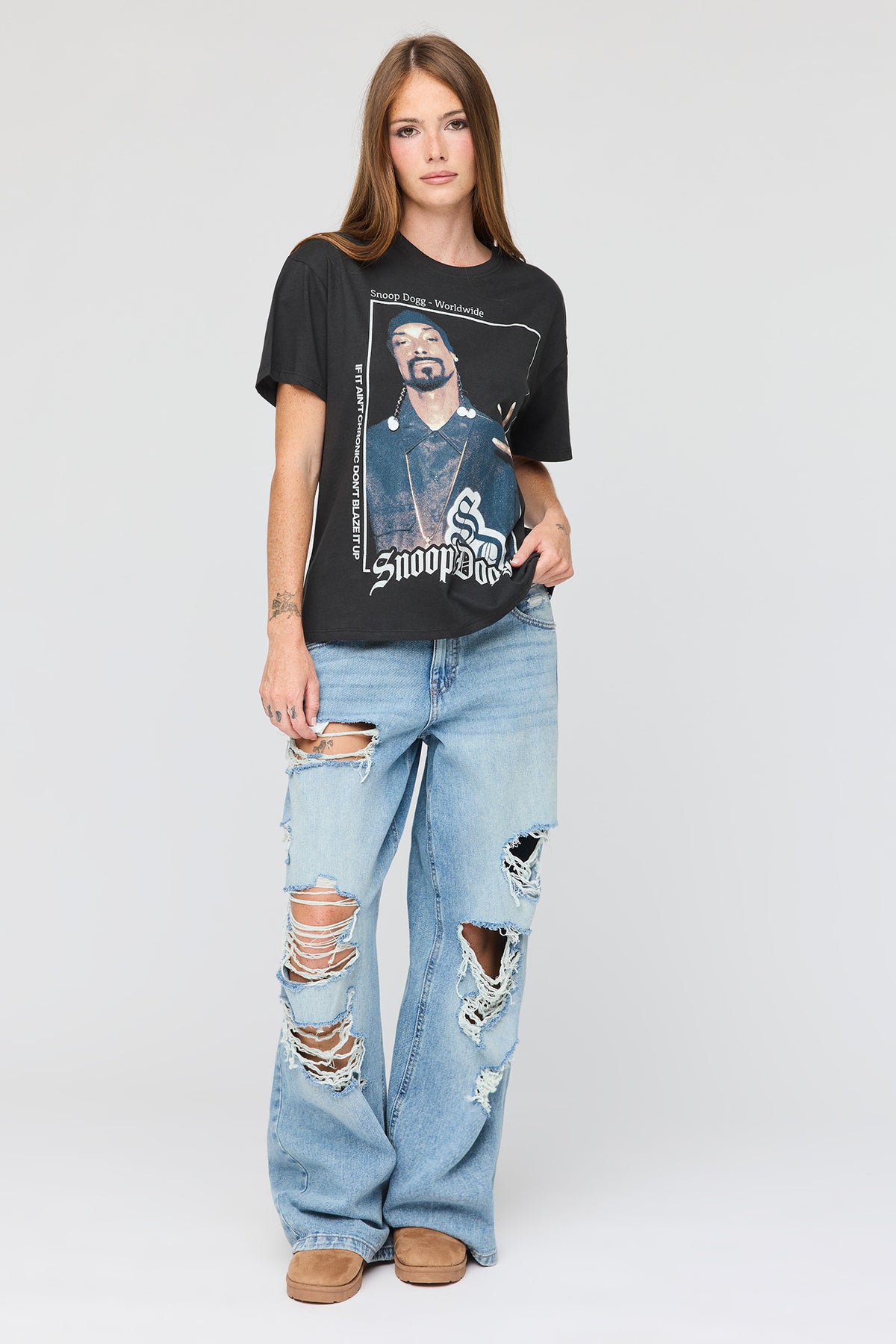 Vue alternative 3. T-shirt de coupe garçonne à imprimé Snoop Dogg 