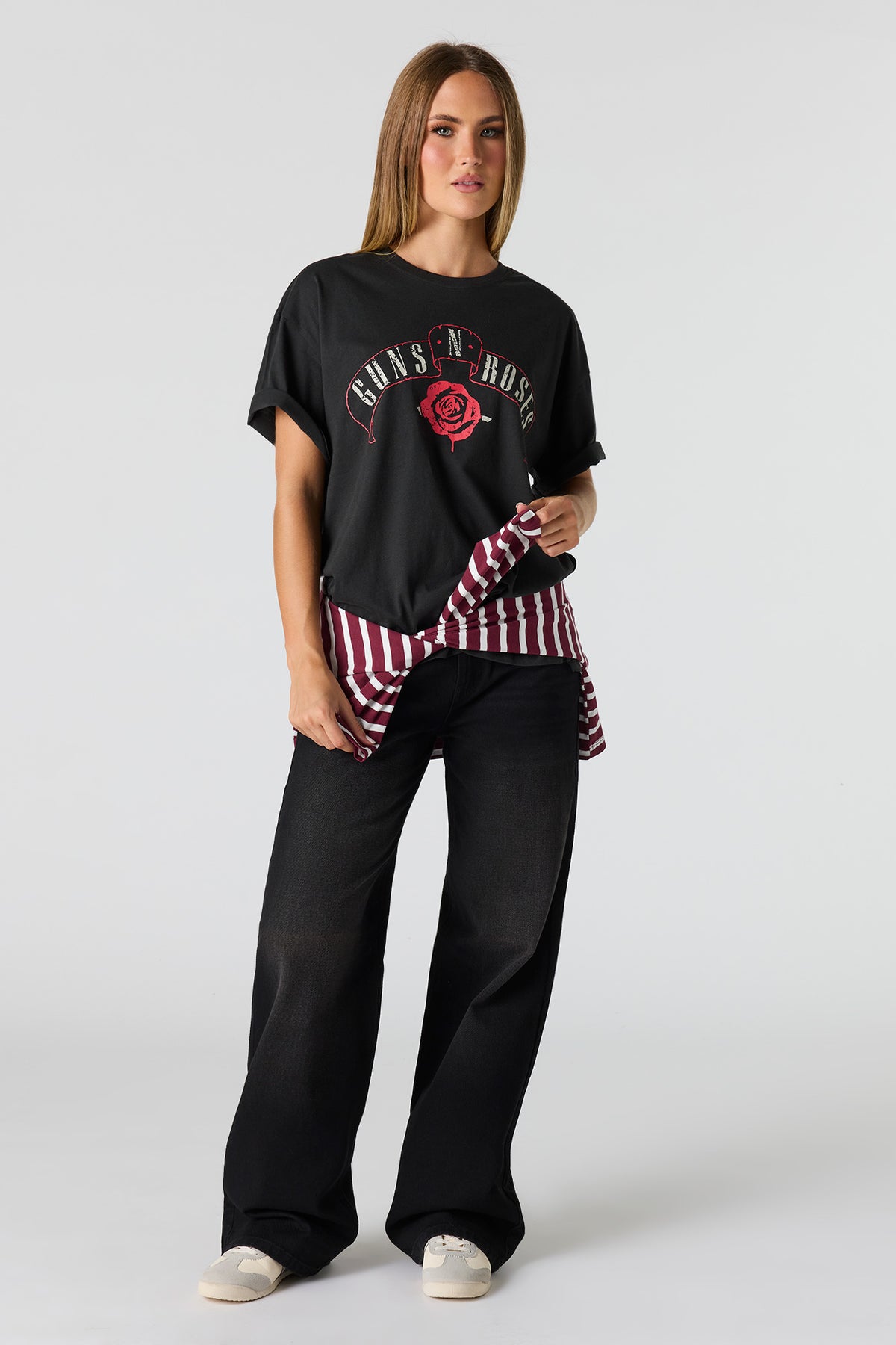 Vue alternative 3. T-shirt de coupe garçonne à imprimé Guns & Roses 