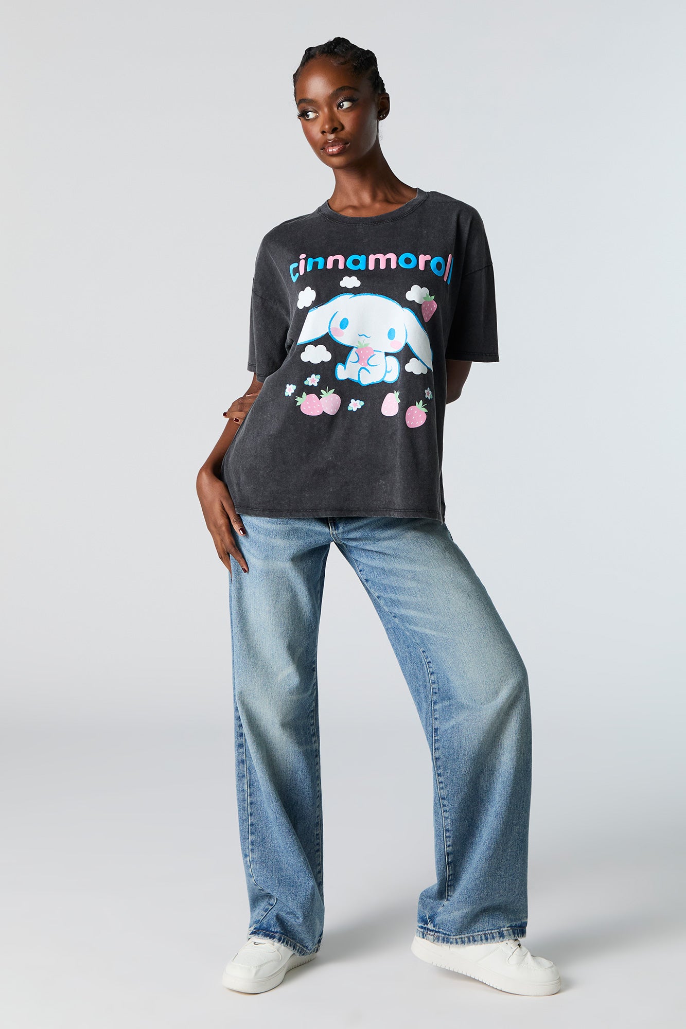 T-shirt de coupe garçonne délavé à imprimé Cinnamoroll – Urban Planet