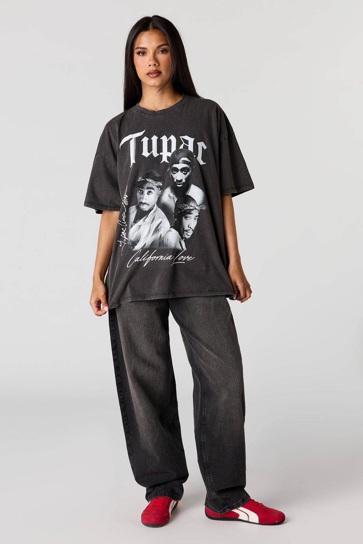 Alt View 3. Tupac Graphic Washed Boyfriend T-Shirt - Black