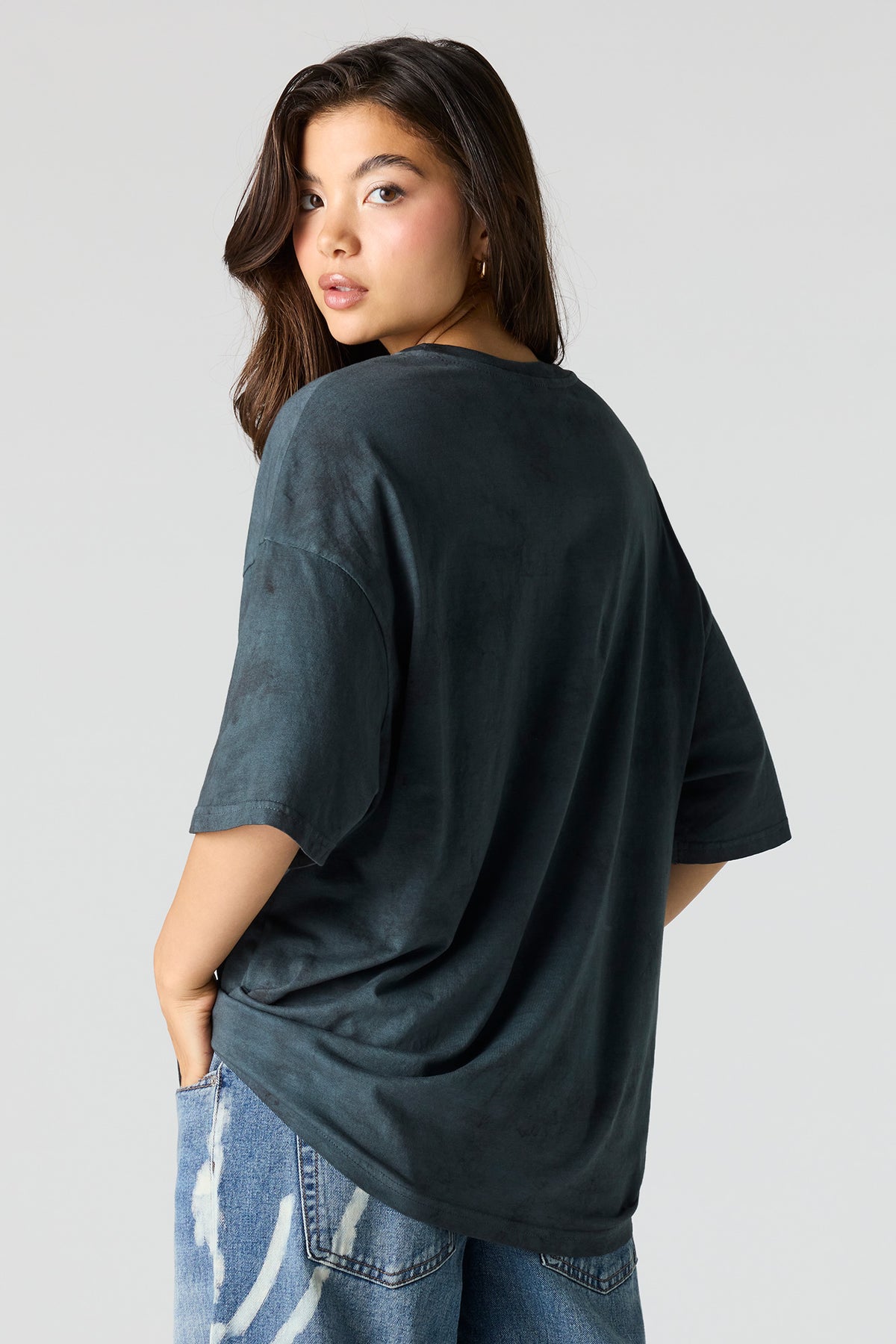 Alt View 2. Oversized The Rolling Stones Graphic Washed T-Shirt - Charcoal