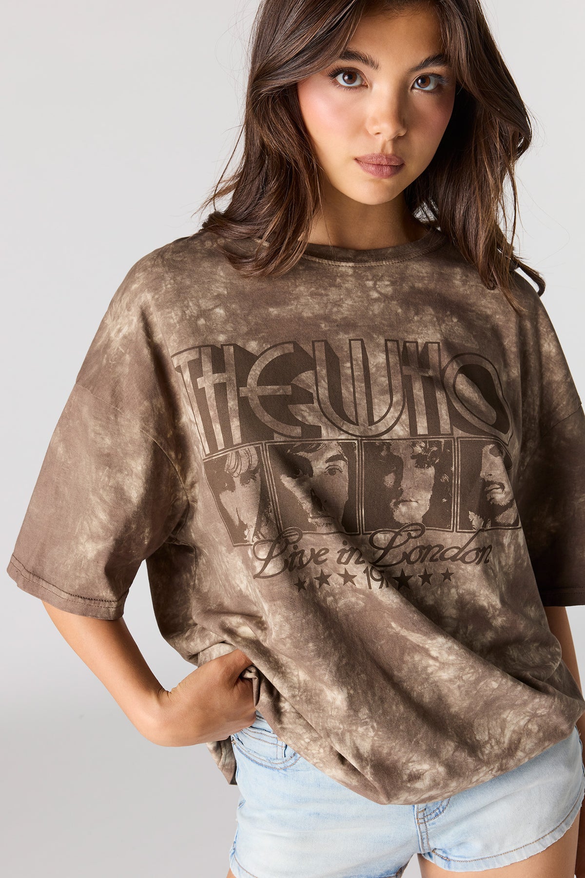 Alt View 4. Oversized The Who Graphic Washed T-Shirt - Brown