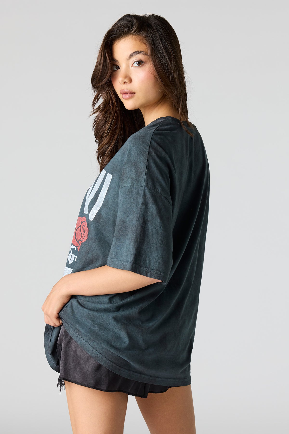 Alt View 2. Oversized Bon Jovi Graphic Washed T-Shirt - Solid Black