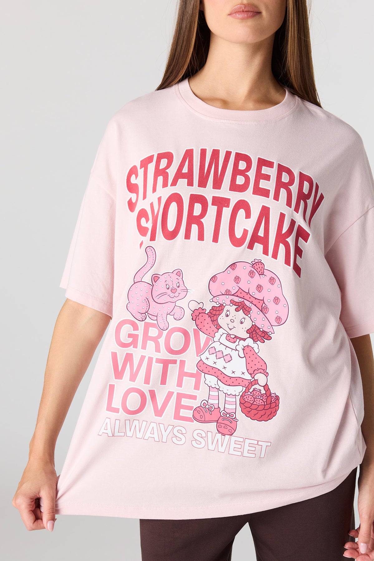 Alt View 4. Strawberry Shortcake Graphic Oversized T-Shirt - Pink