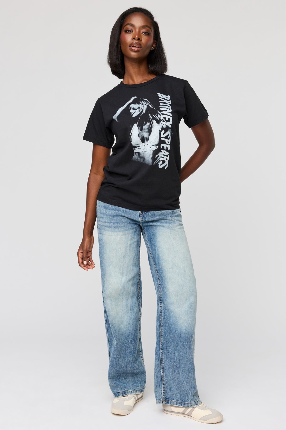 Vue alternative 3. T-shirt de coupe garçonne à imprimé Britney Spears