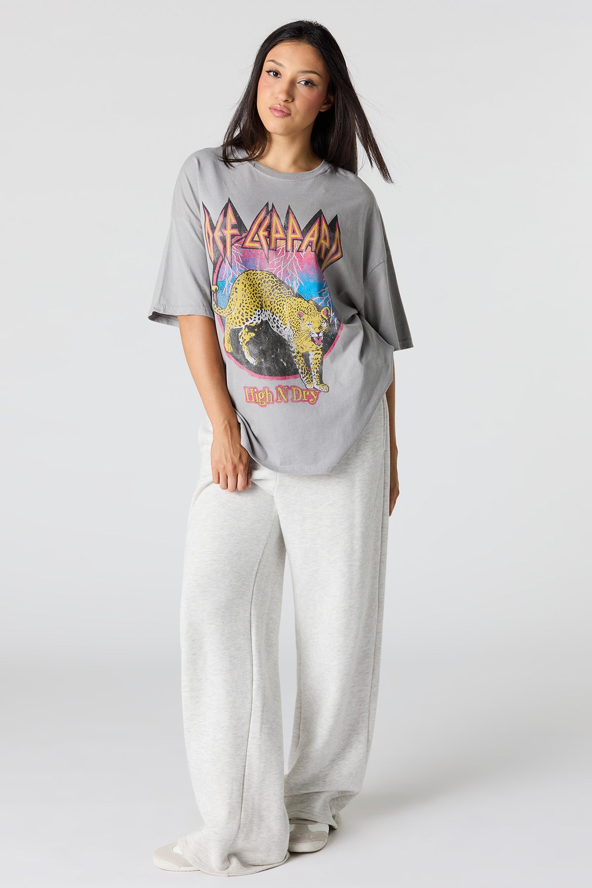 Vue alternative 3. T-shirt surdimensionné délavé à imprimé Def Leppard