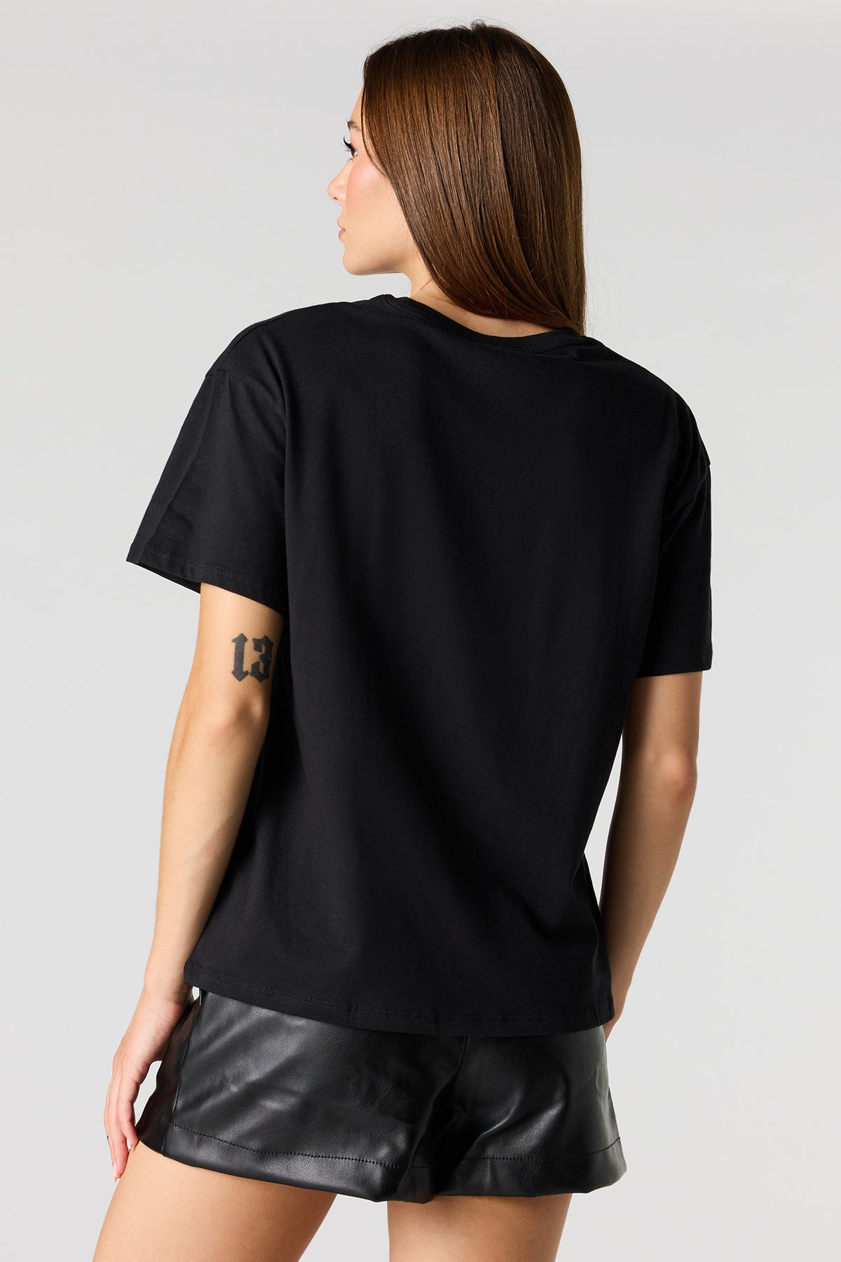 Vue alternative 2. T-shirt de coupe garçonne à imprimé Jason 