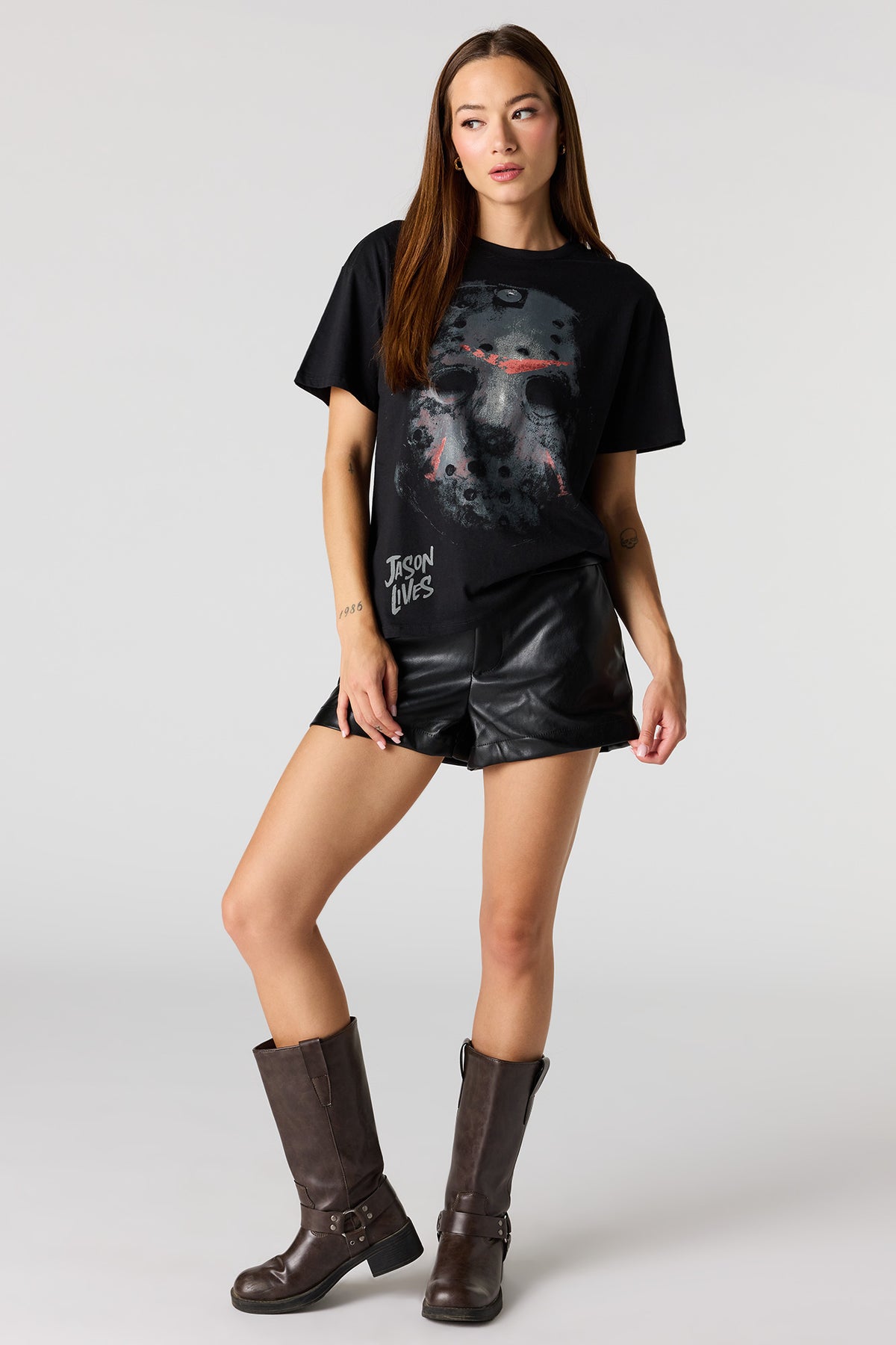 Vue alternative 3. T-shirt de coupe garçonne à imprimé Jason 