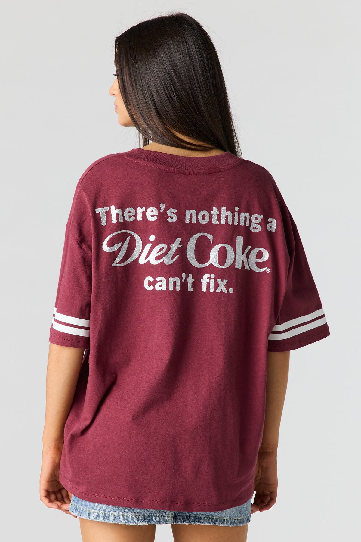 Alt View 2. Glittery Coke Graphic T-Shirt - Burgundy