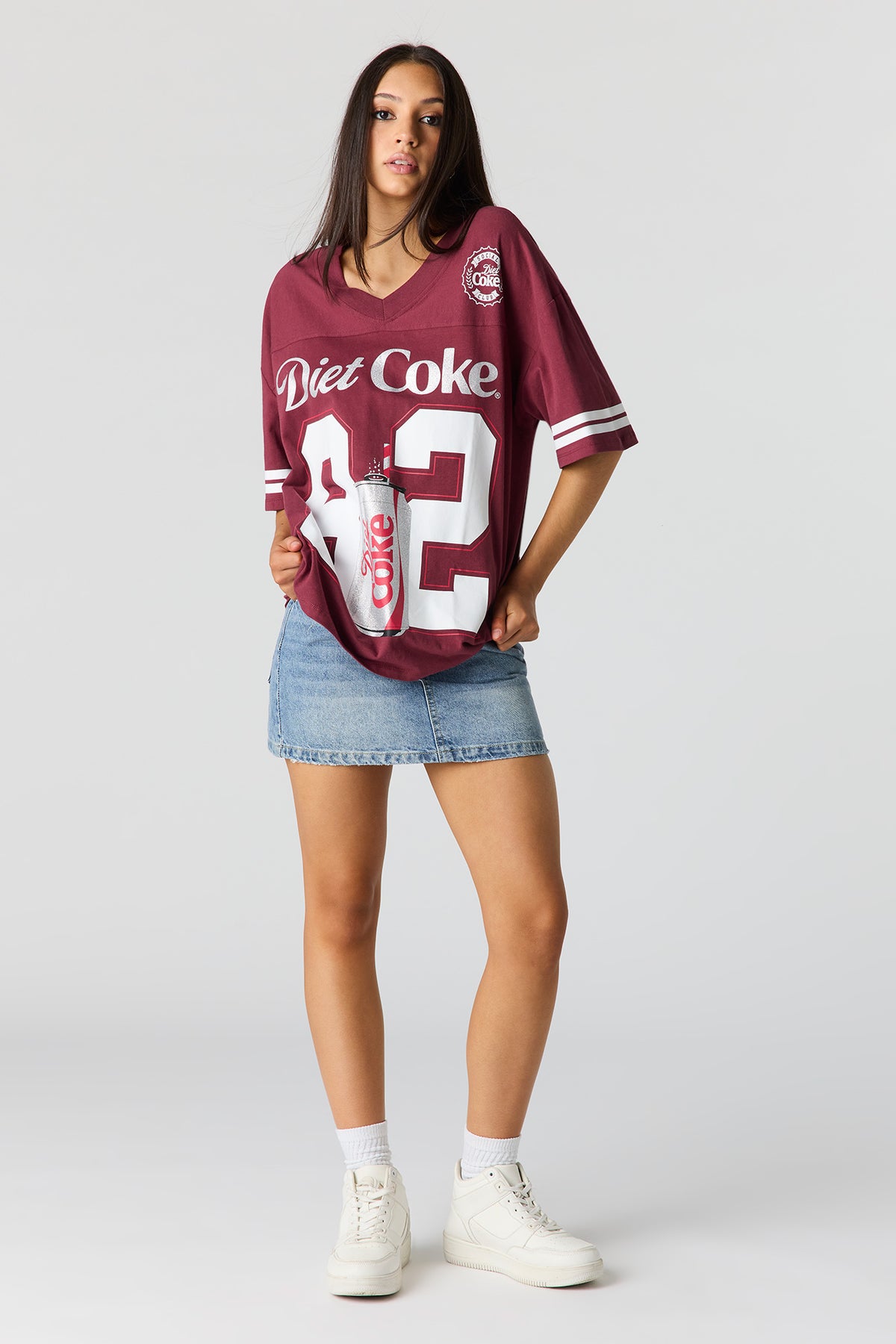 Alt View 3. Glittery Coke Graphic T-Shirt - Burgundy
