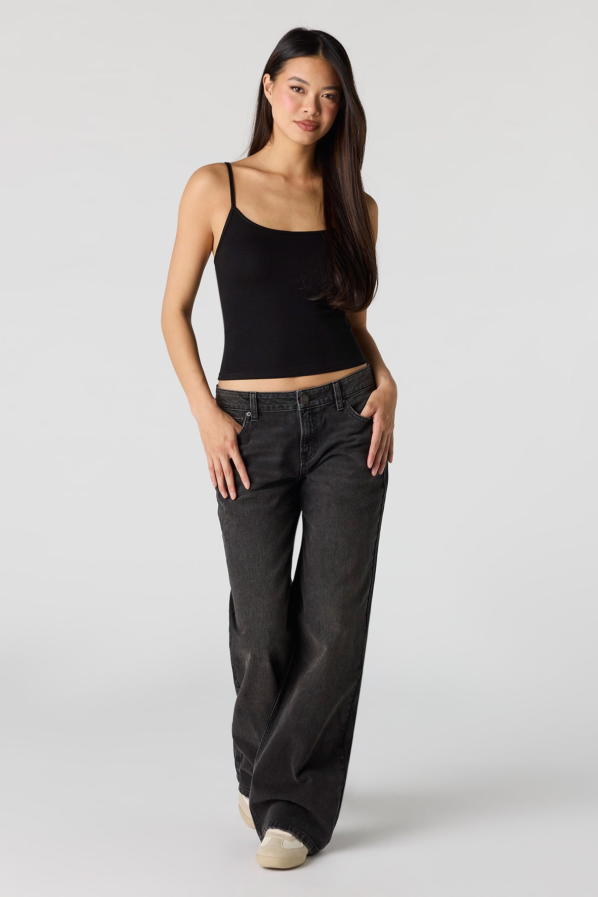 Alt View 3. Braless Scoop Neck Cami - Black