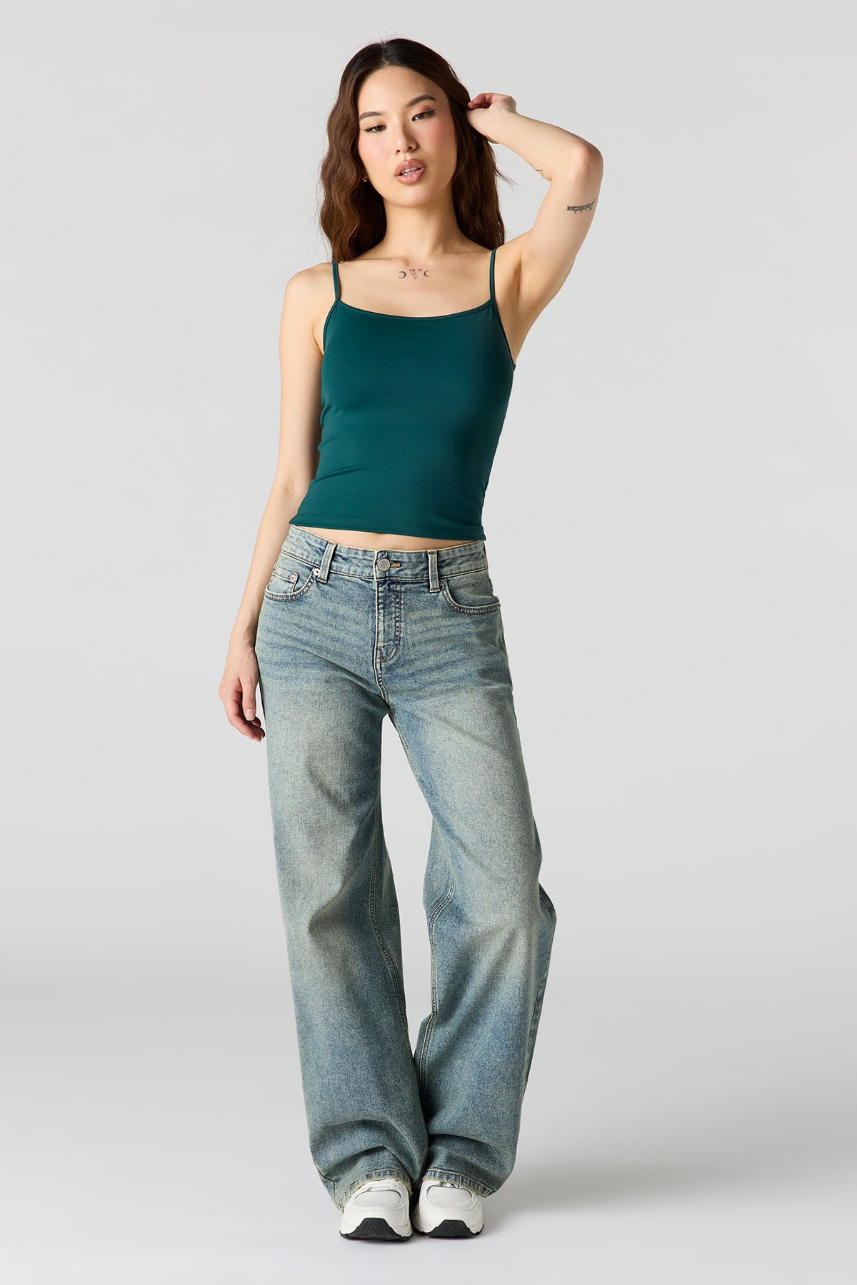 Vue alternative 10. Camisole profilée en molleton de luxe avec encolure dégagée