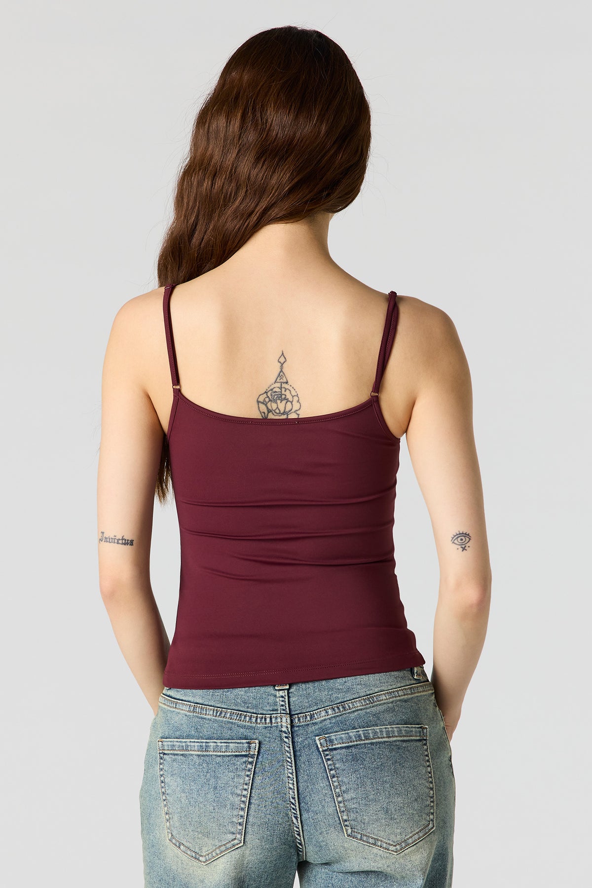 Vue alternative 21. Camisole profilée en molleton de luxe avec encolure dégagée