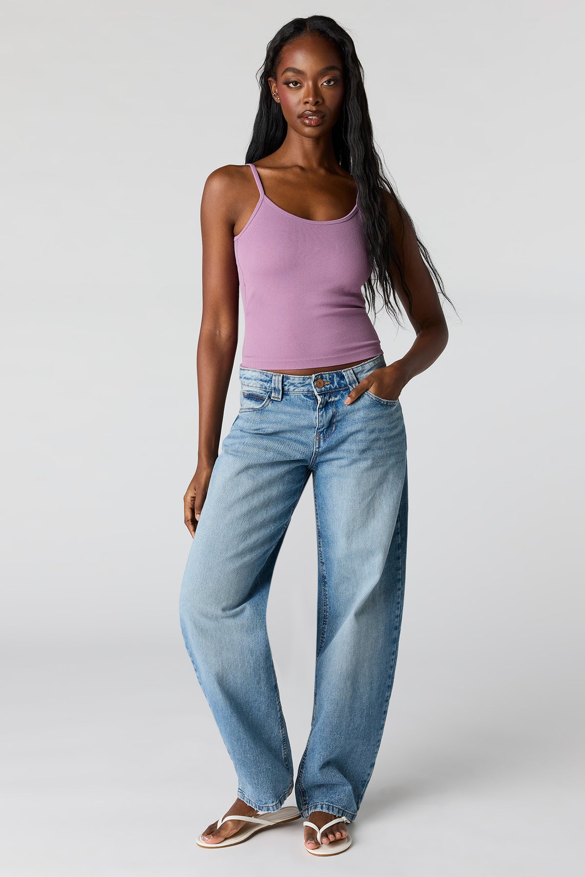 Vue alternative 3. Débardeur côtelé sans couture ni soutien-gorge intégré avec encolure dégagée