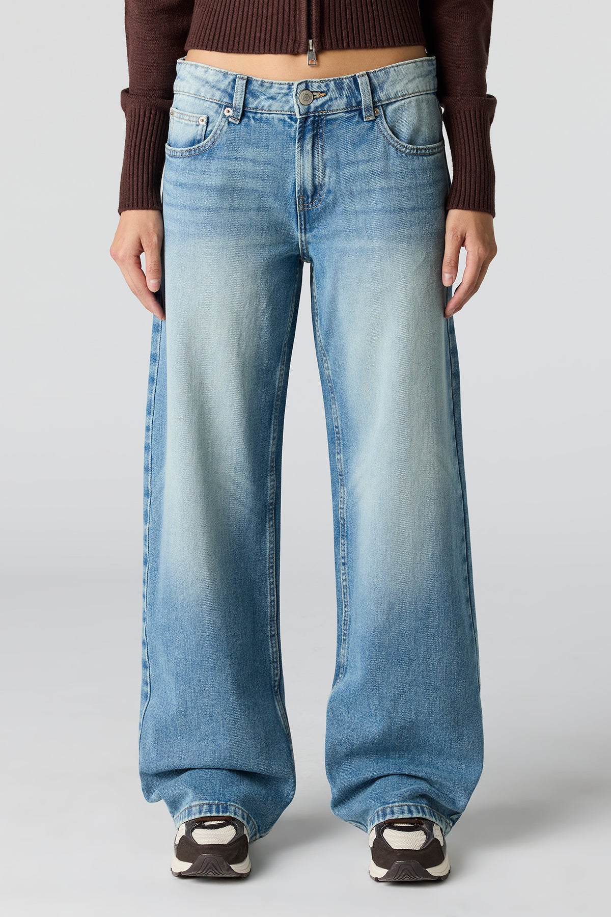 Vue alternative 2. Jean baggy délavé moyen vintage à taille basse