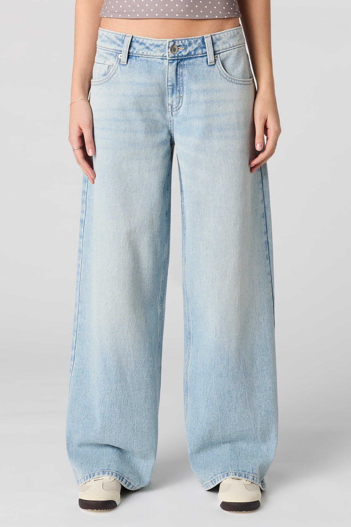 Alt View 2. London Low Rise Super Baggy Light Jean - Light Denim Blue