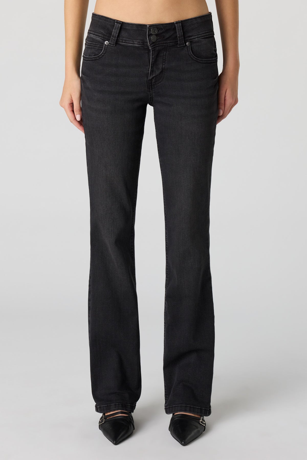 Vue alternative 2. Jean extensible à jambe semi-évasée et taille basse délavé noir