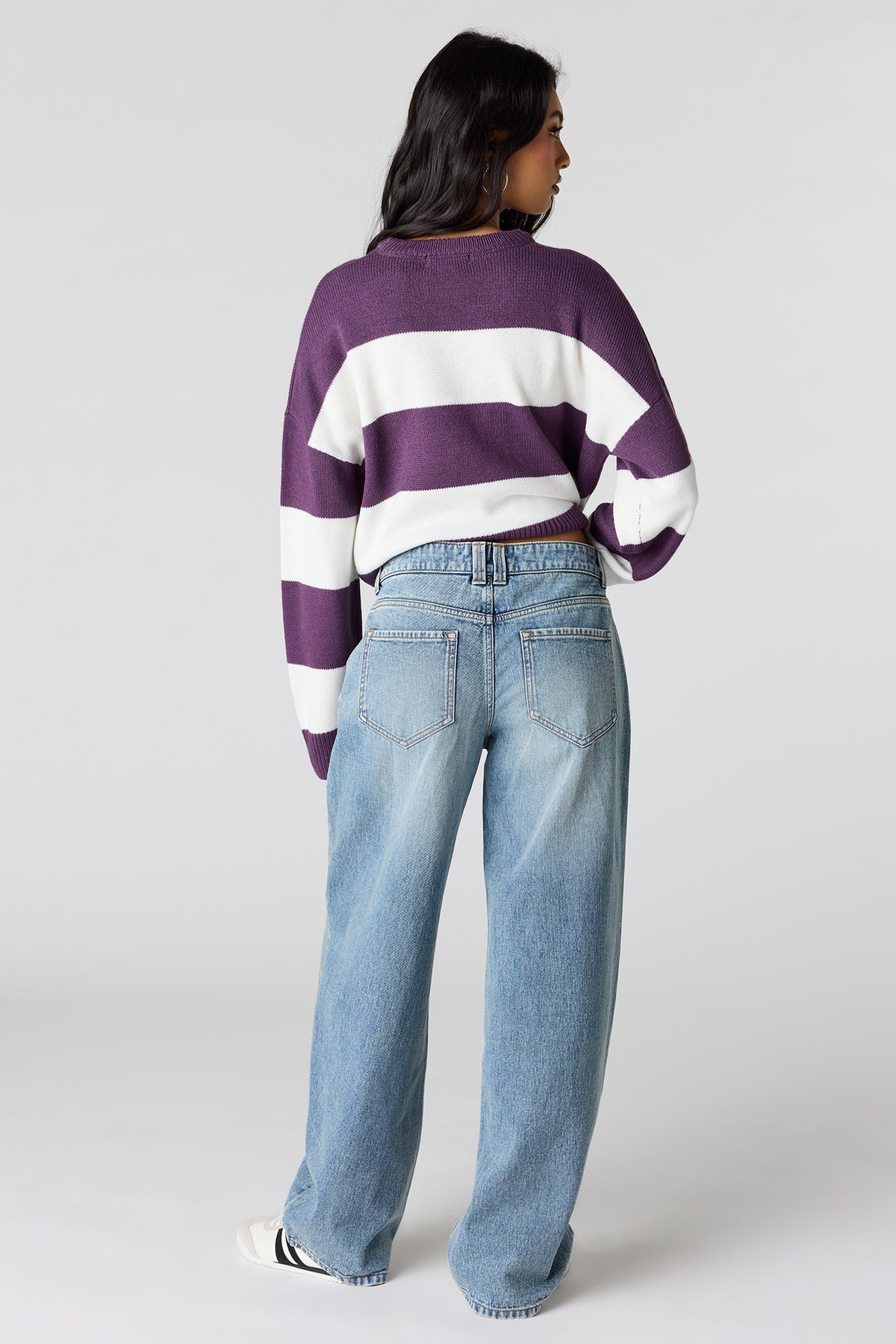 Alt View 3. Low Rise Barrel Vintage Medium Jean - Medium Denim Blue