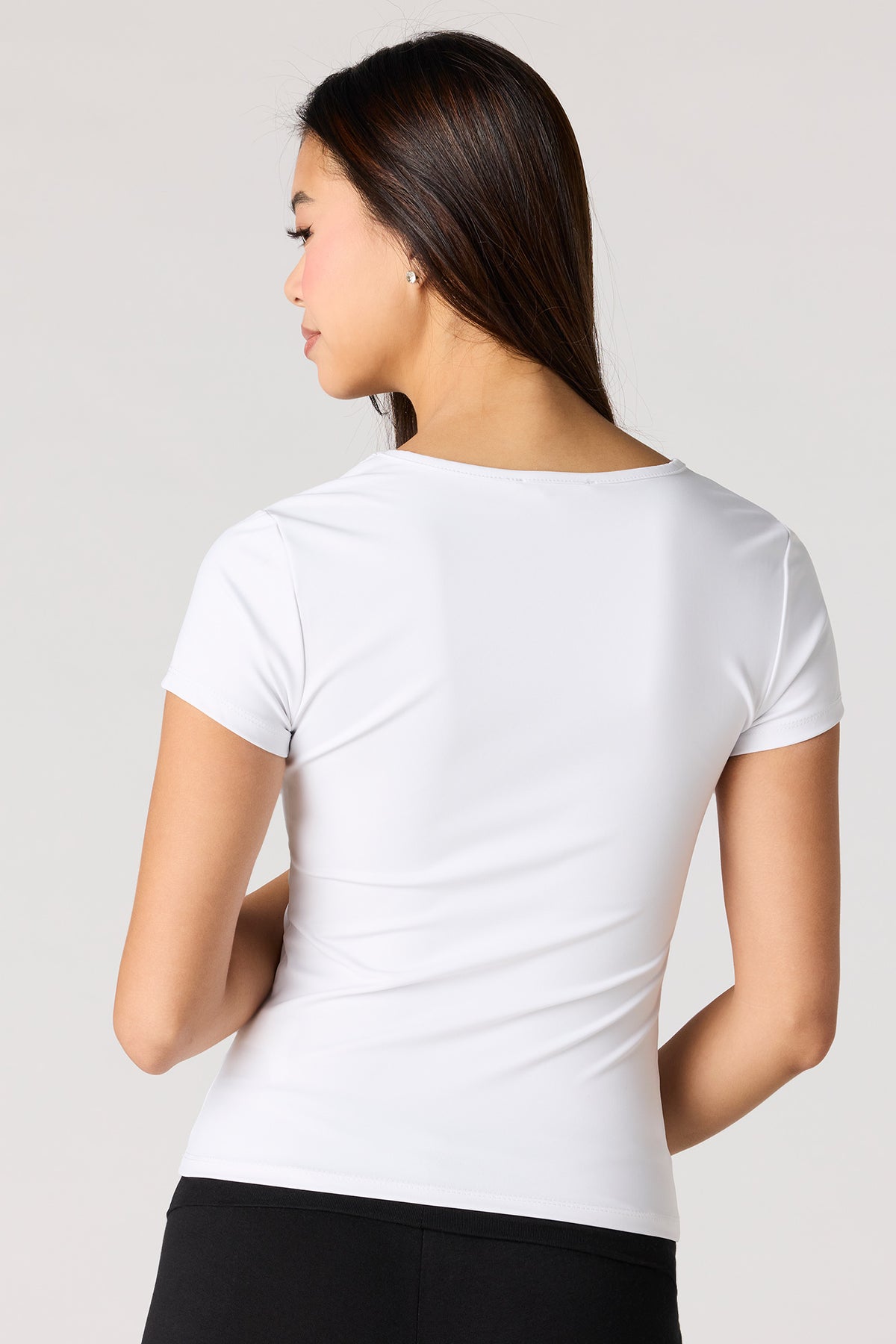 Vue alternative 2. T-shirt profilé à encolure en V