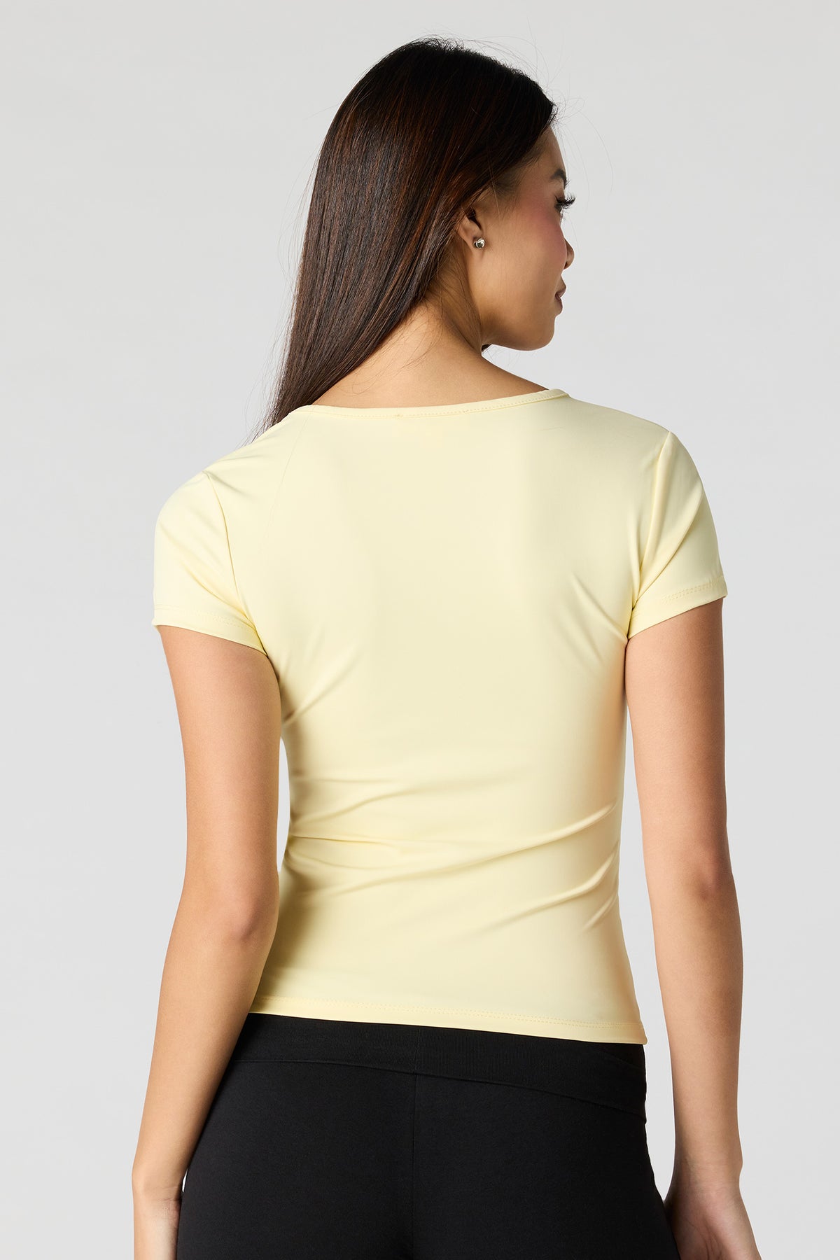 Vue alternative 14. T-shirt profilé à encolure en V