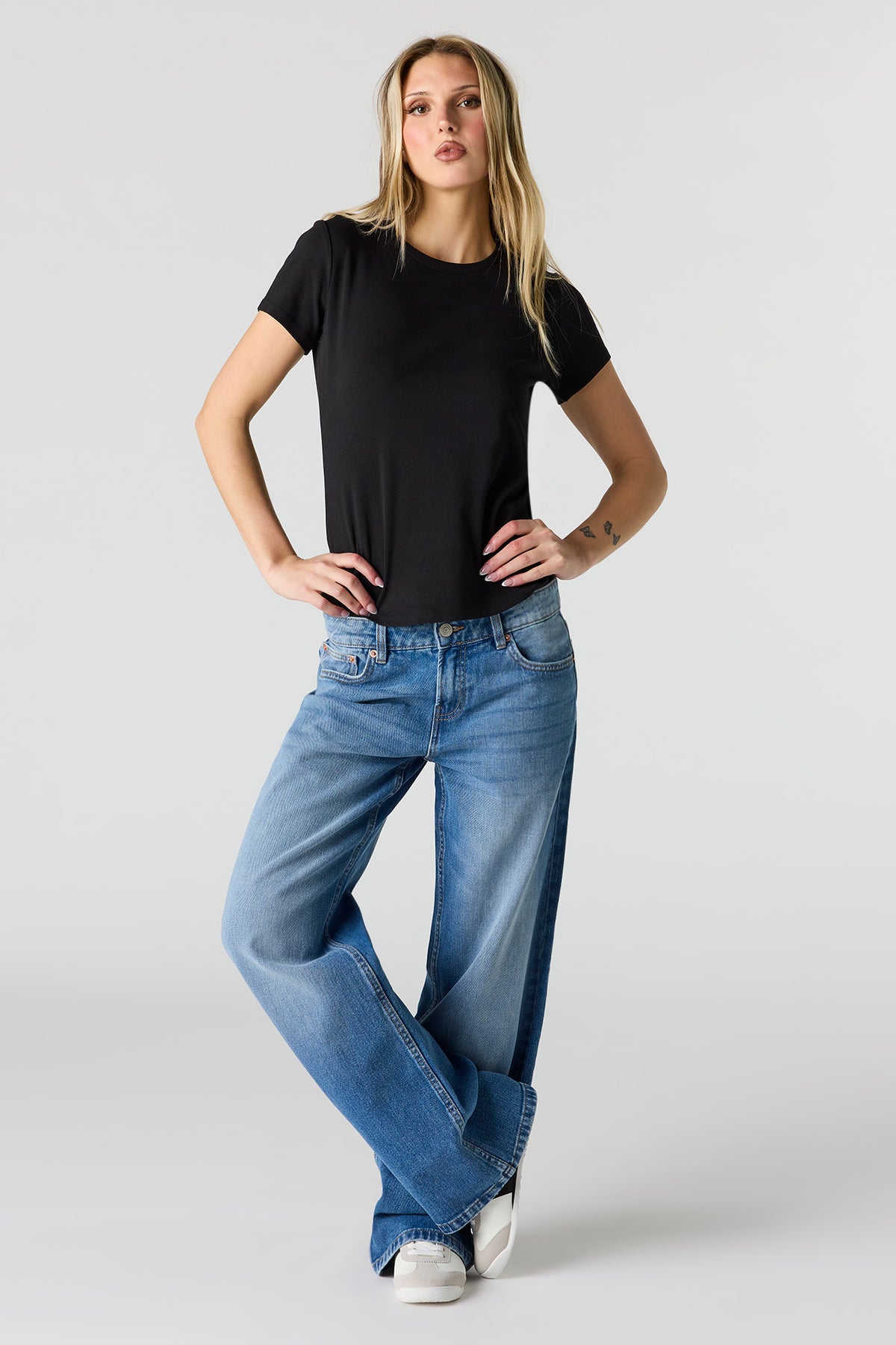 Alt View 3. Striped Ribbed T-Shirt - Black
