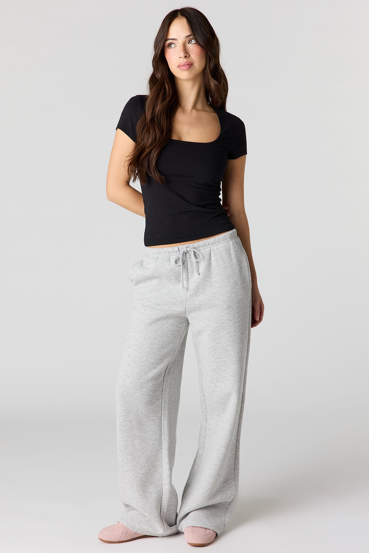 Vue alternative 3. T-shirt profilé doux classique à encolure carrée