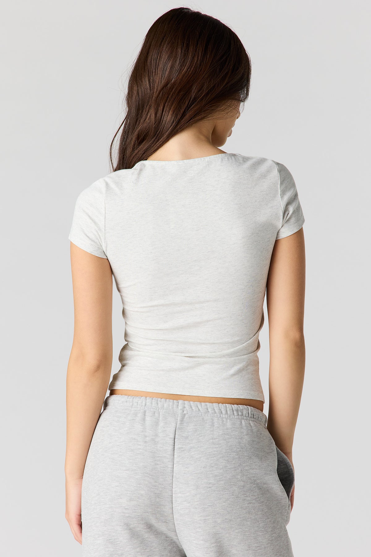 Vue alternative 2. T-shirt profilé doux classique à encolure carrée