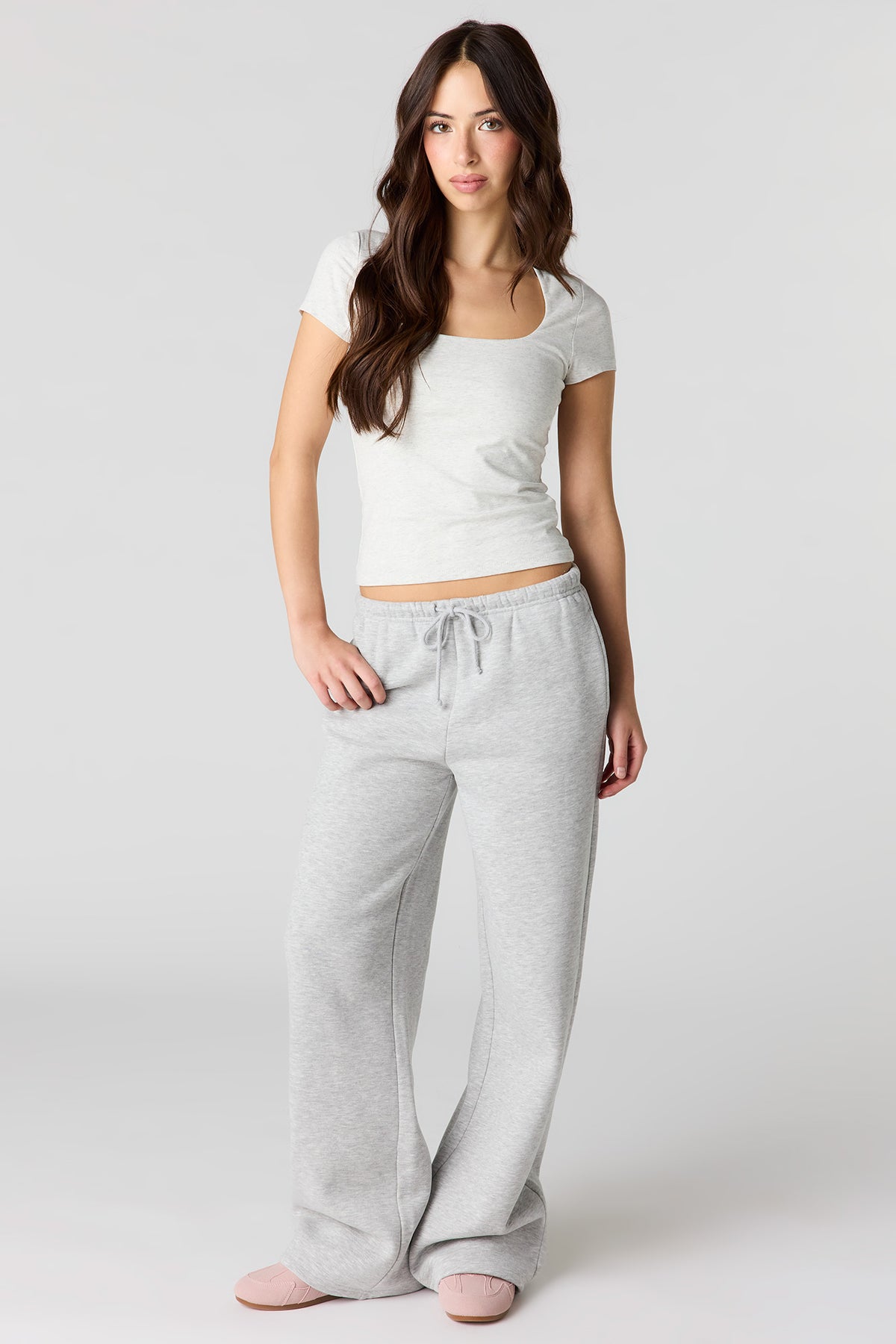 Vue alternative 3. T-shirt profilé doux classique à encolure carrée