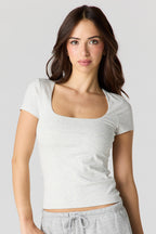 T-shirt profilé doux classique à encolure carrée