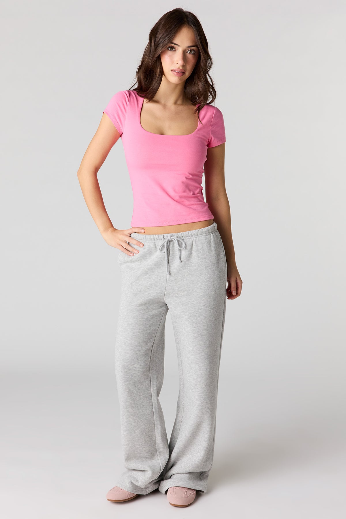 Vue alternative 3. T-shirt profilé doux classique à encolure carrée