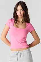 T-shirt profilé doux classique à encolure carrée