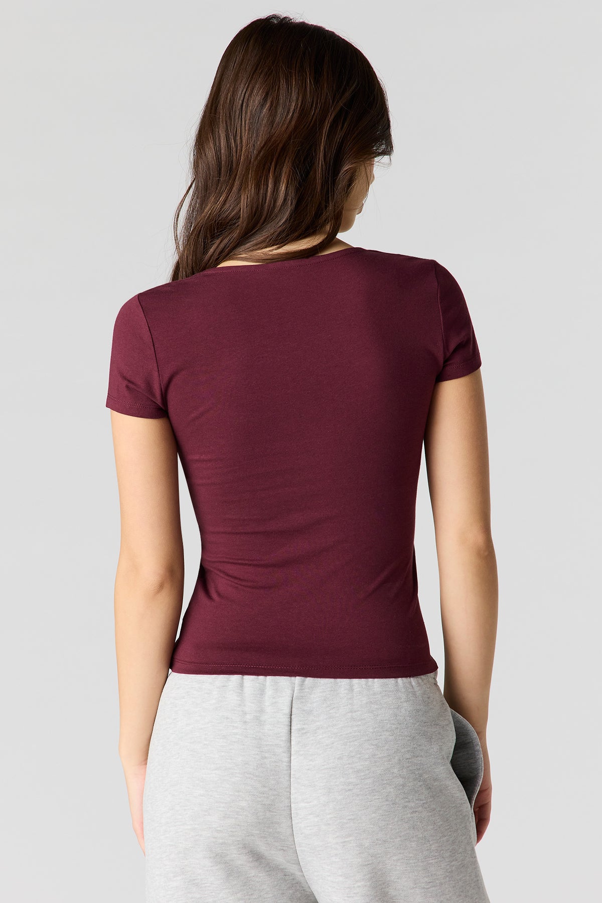 Vue alternative 2. T-shirt profilé doux classique à encolure carrée