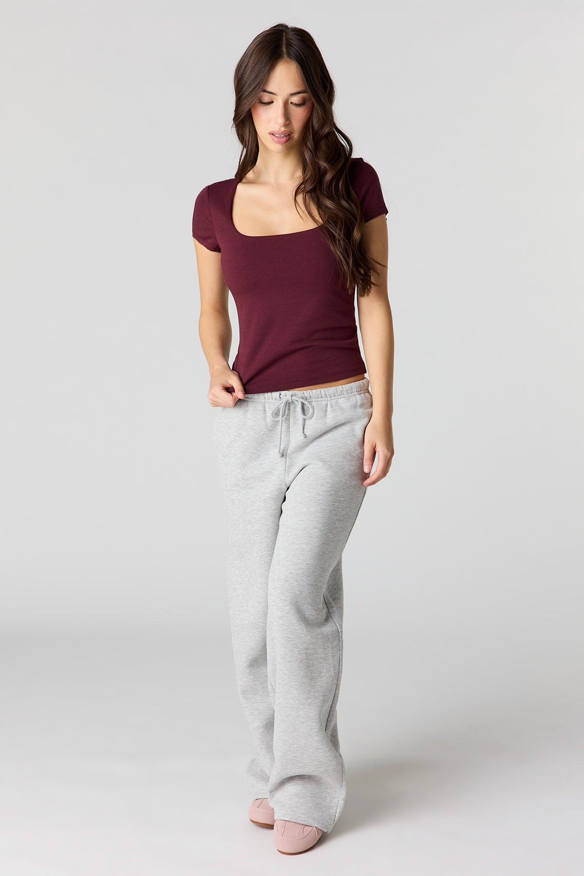 Vue alternative 3. T-shirt profilé doux classique à encolure carrée