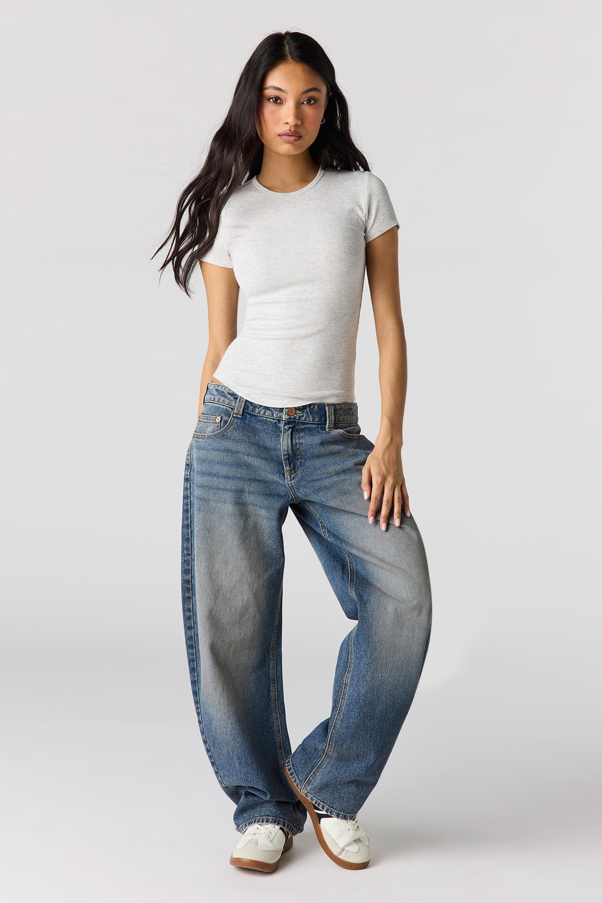 Alt View 3. Ribbed Curved Hem T-Shirt - Heather Grey