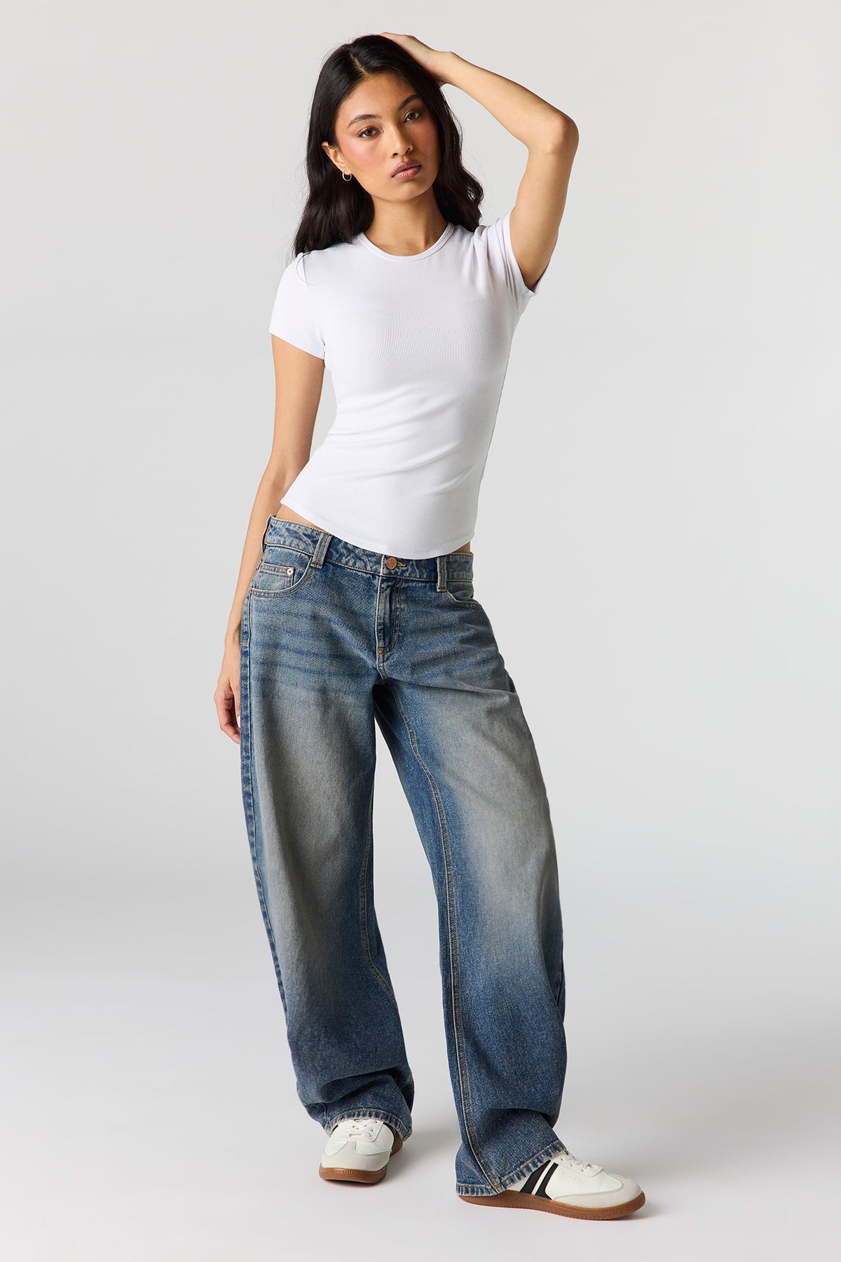 Alt View 3. Ribbed Curved Hem T-Shirt - White