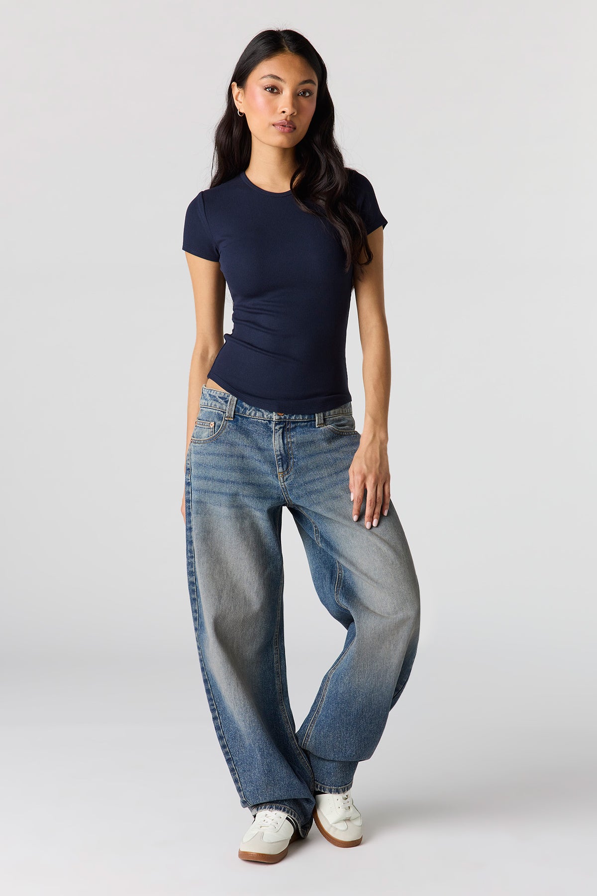 Alt View 3. Ribbed Curved Hem T-Shirt - Navy
