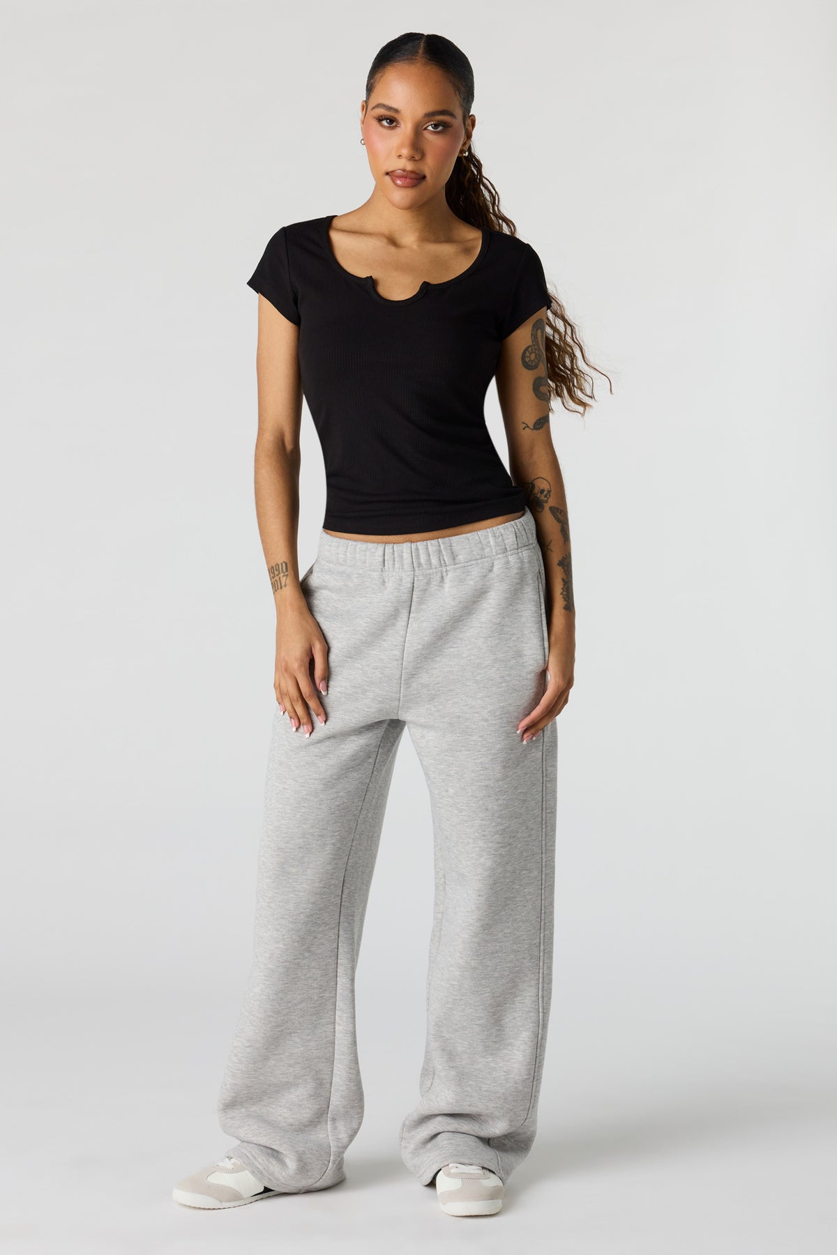 Alt View 3. Scoop Neck Ribbed T-Shirt - Black