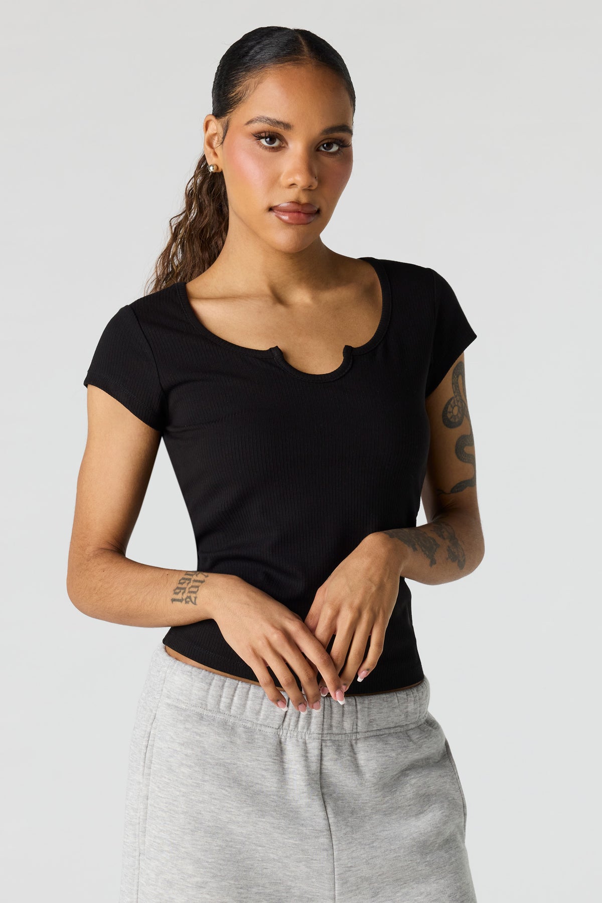 Scoop Neck Ribbed T-Shirt - Black