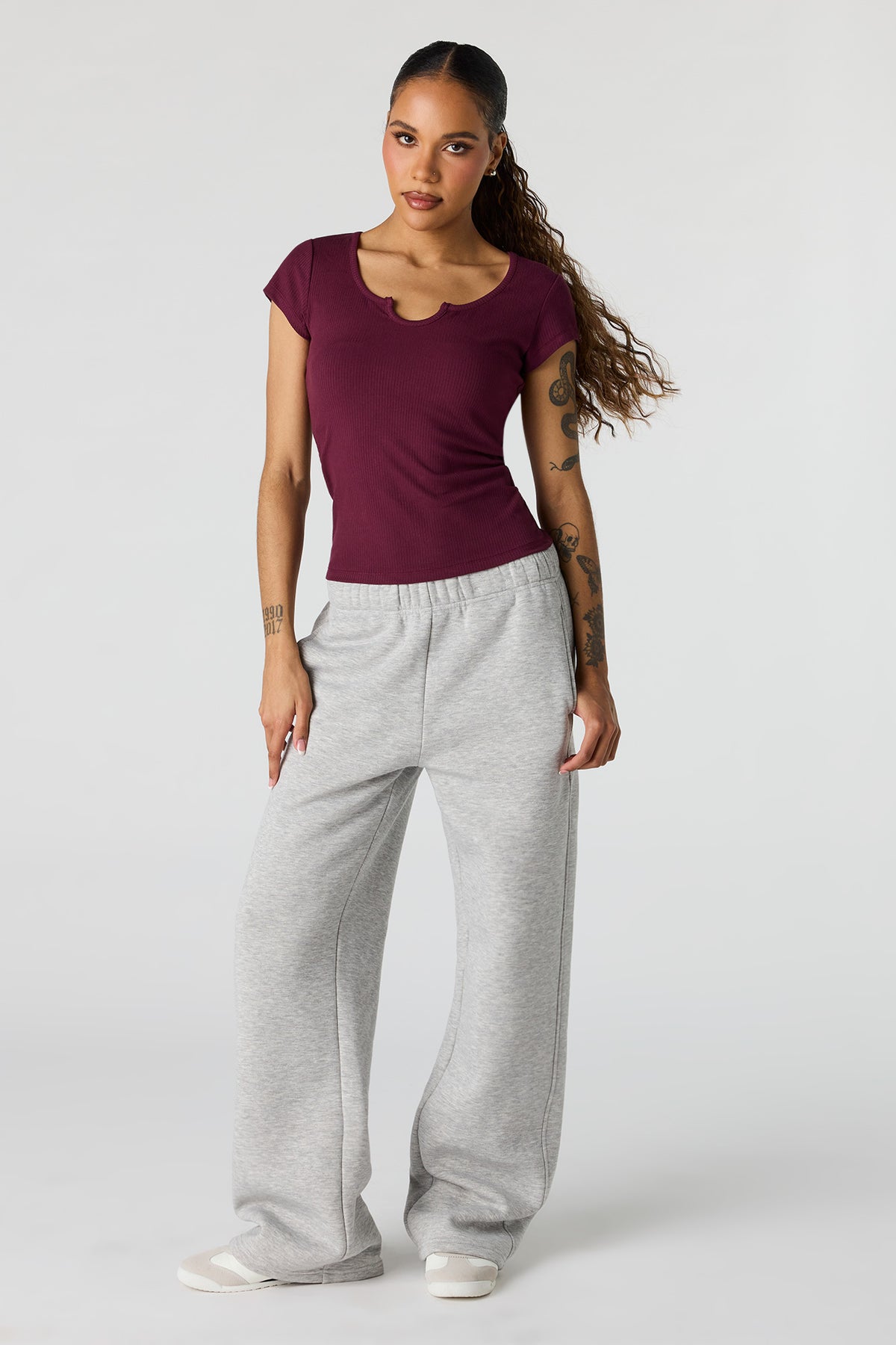 Alt View 3. Scoop Neck Ribbed T-Shirt - Burgundy