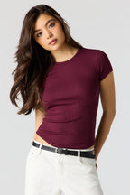 T-shirt côtelé avec ourlet arrondi