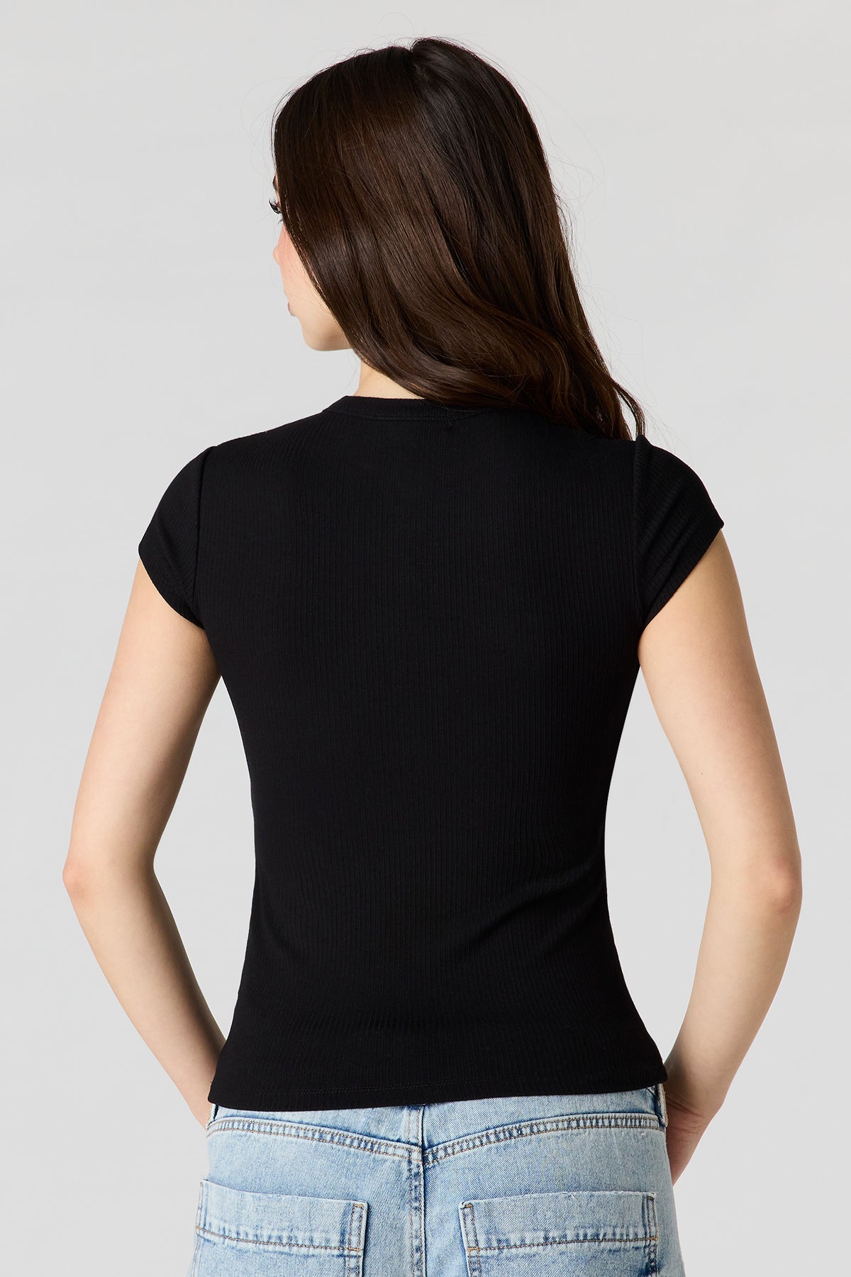 Vue alternative 2. Haut Henley côtelé classique
