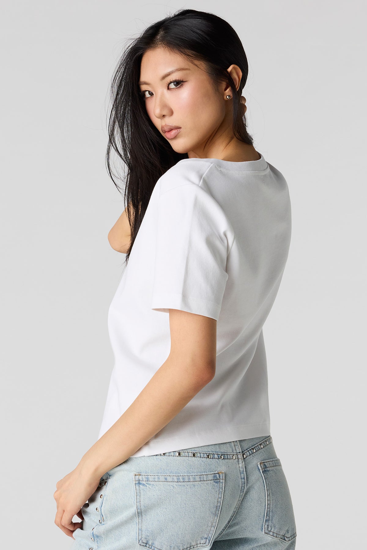 Vue alternative 2. T-shirt carré en coton lourd de luxe avec encolure en V
