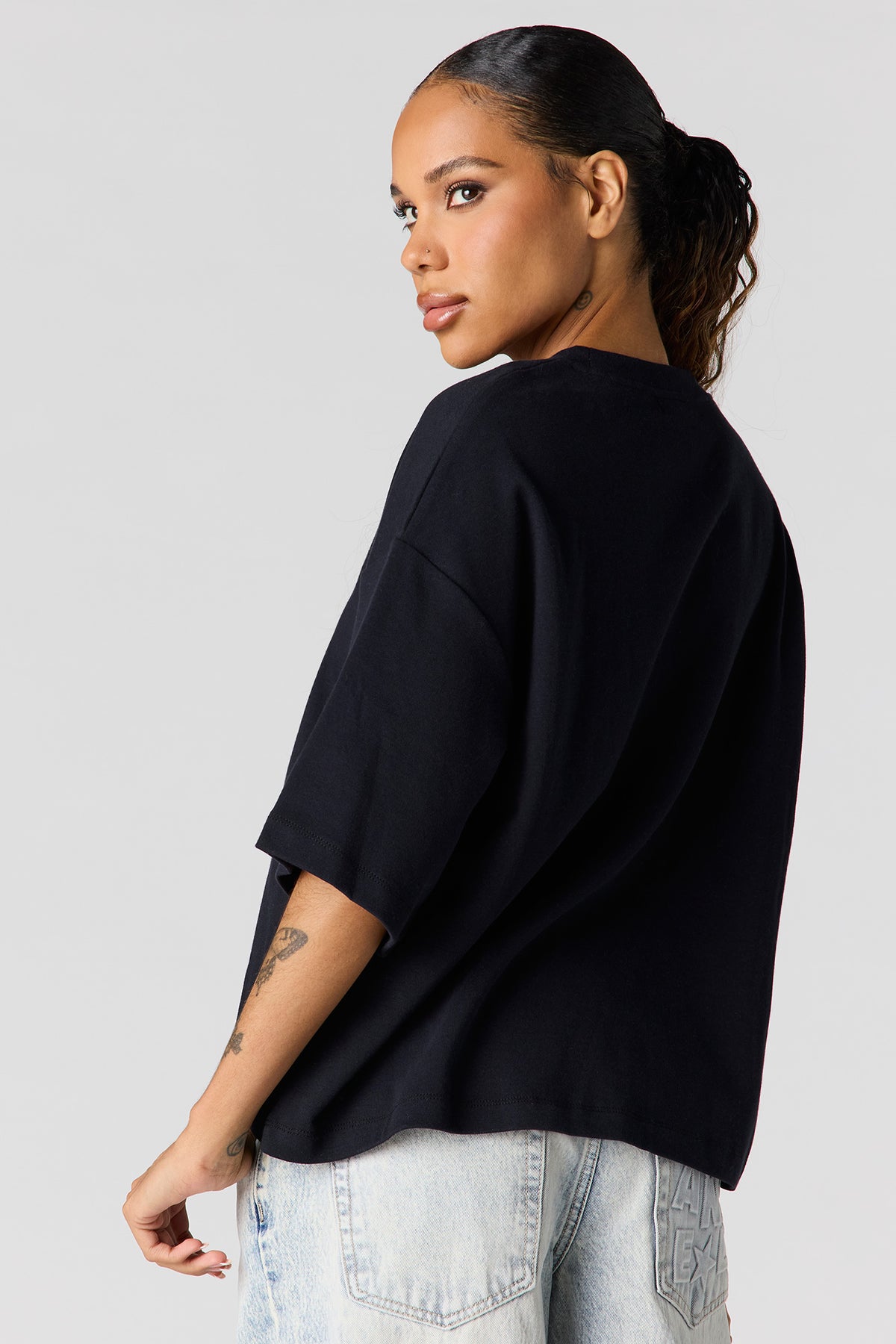 Alt View 2. Oversized Boxy T-Shirt - Black