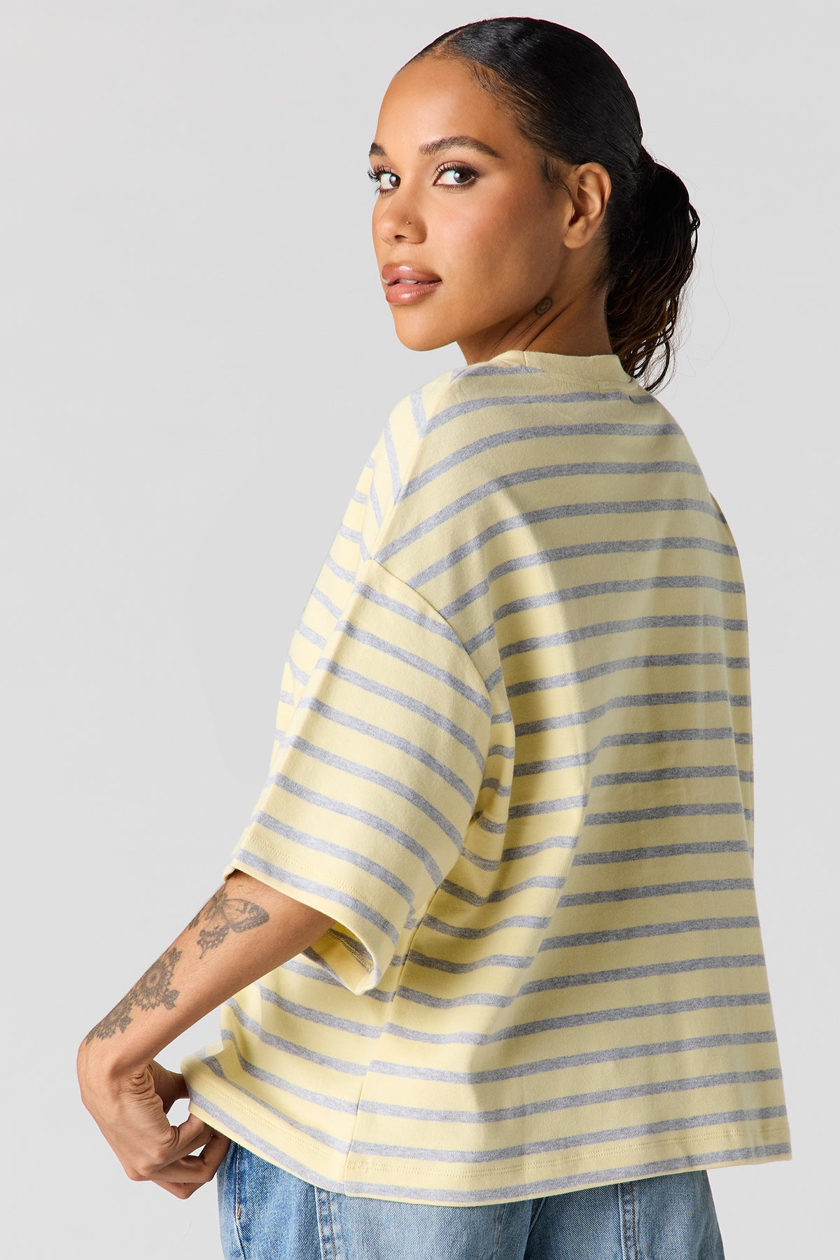 Alt View 2. Oversized Boxy T-Shirt - Mustard