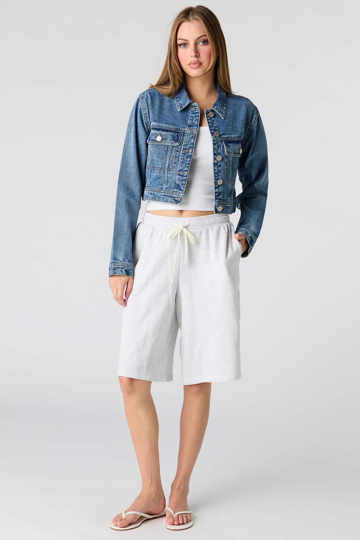 Alt View 3. Cropped Denim Jacket - Pacific Blue