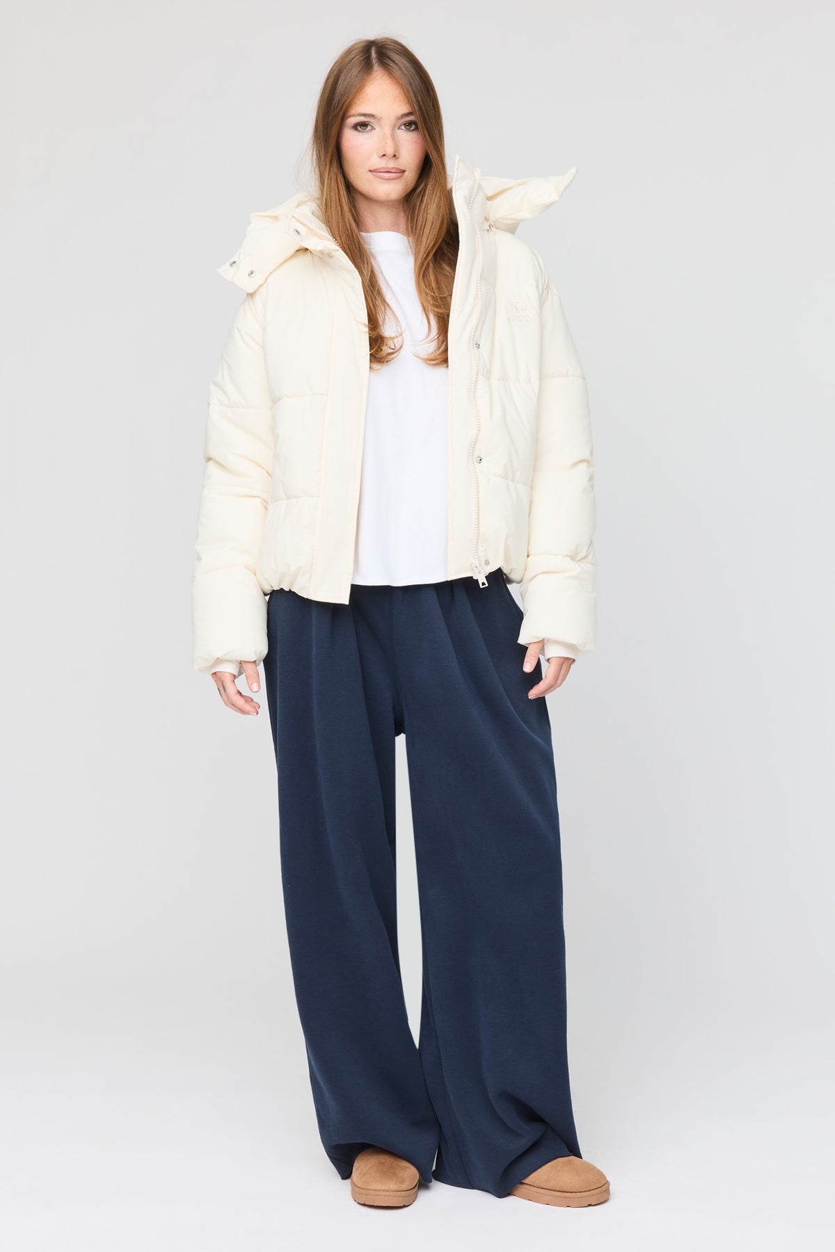 Alt View 3. All Day Short Puffer Jacket - Off White