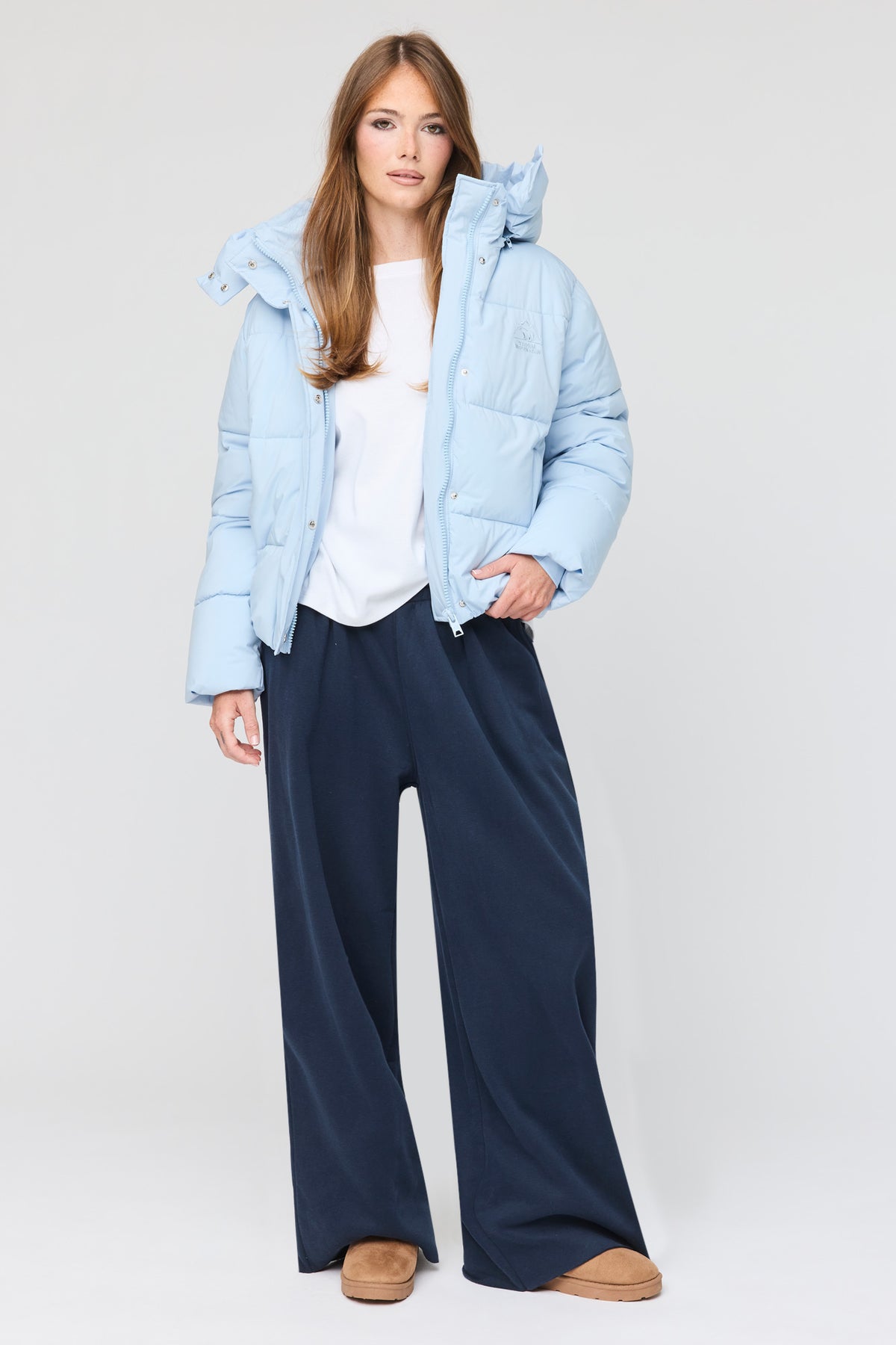 Alt View 3. All Day Short Puffer Jacket - Blue