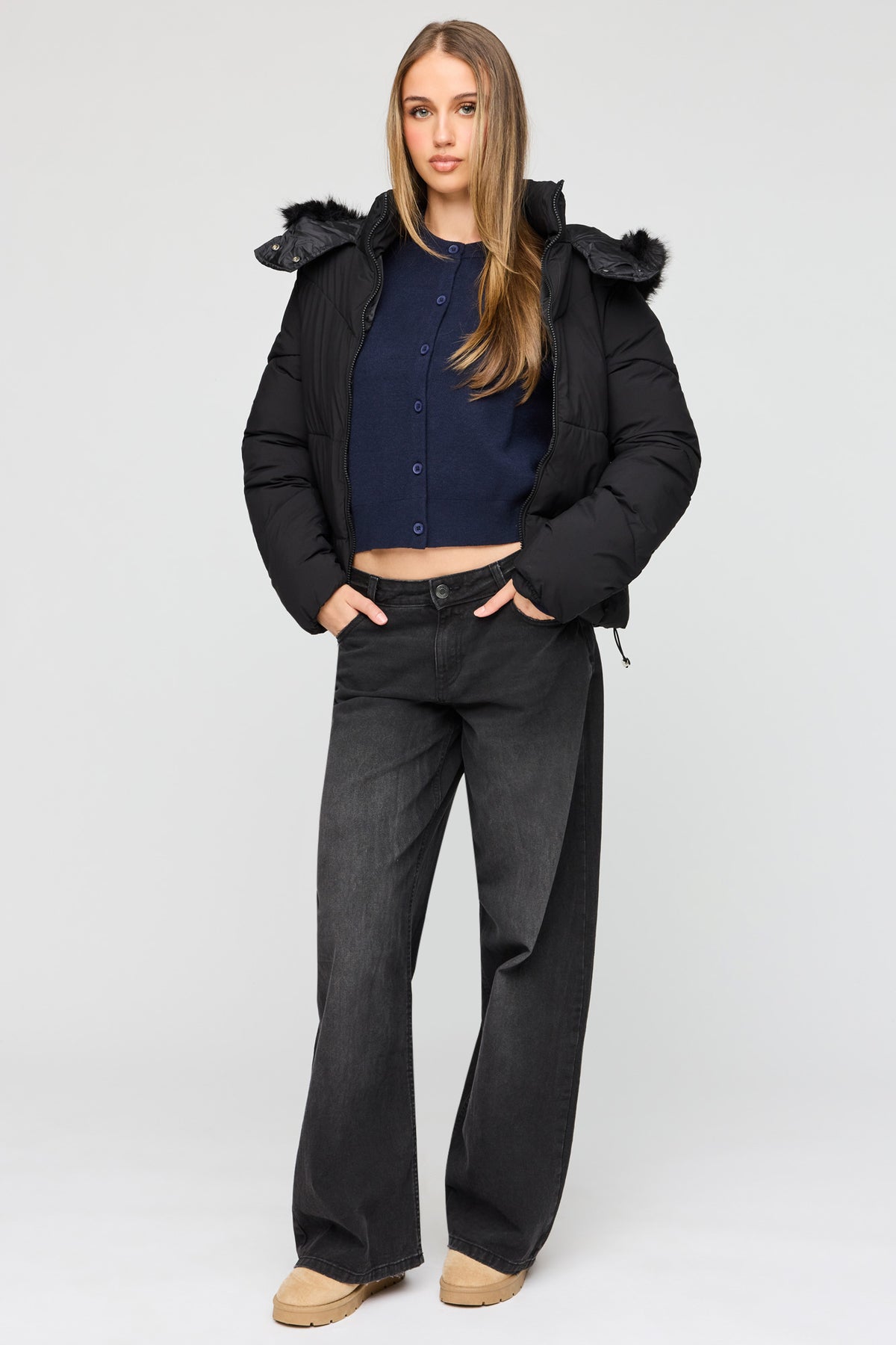 Vue alternative 3. Blouson bouffant avec liséré de similifourrure