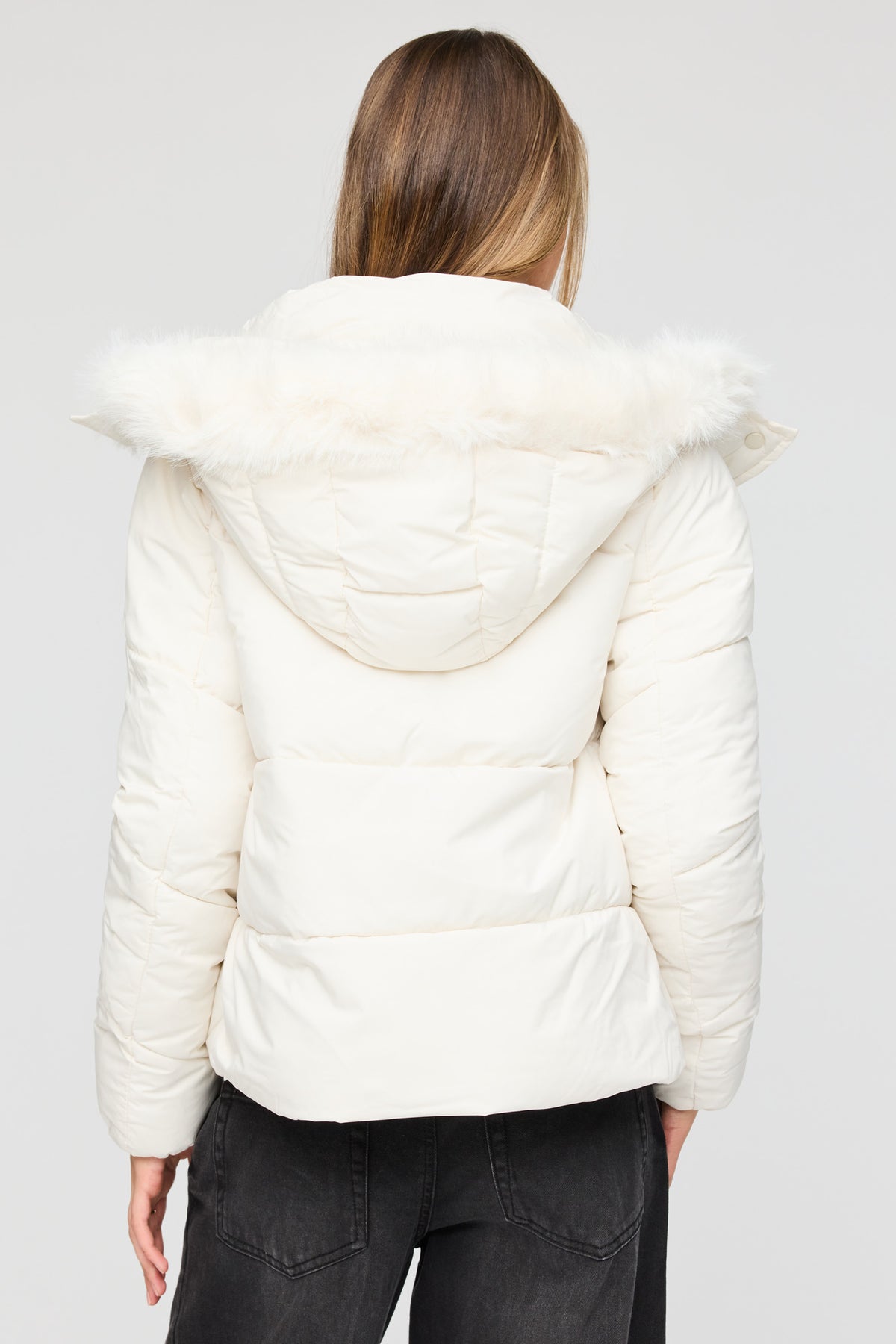 Vue alternative 2. Blouson bouffant avec liséré de similifourrure