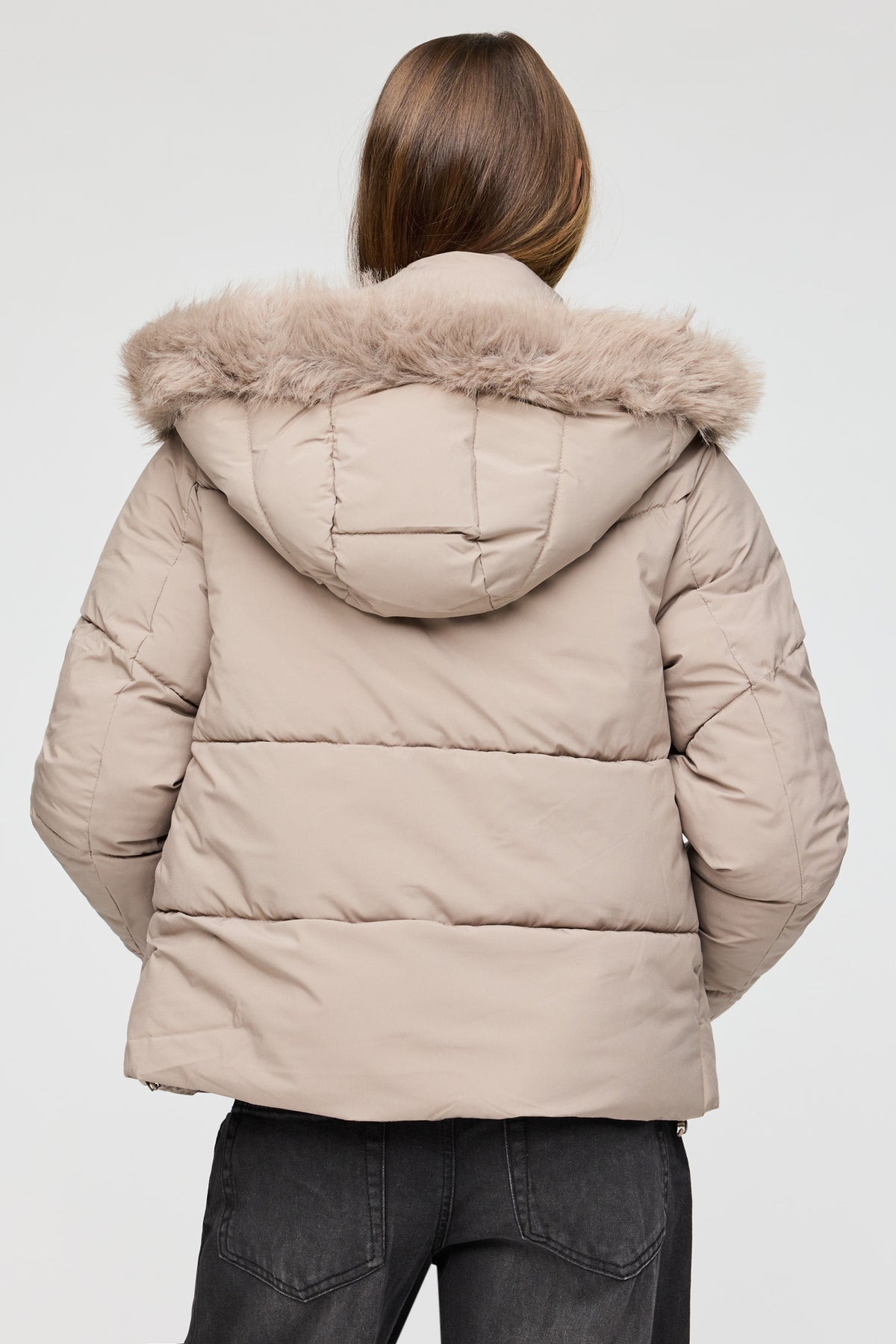 Vue alternative 2. Blouson bouffant avec liséré de similifourrure